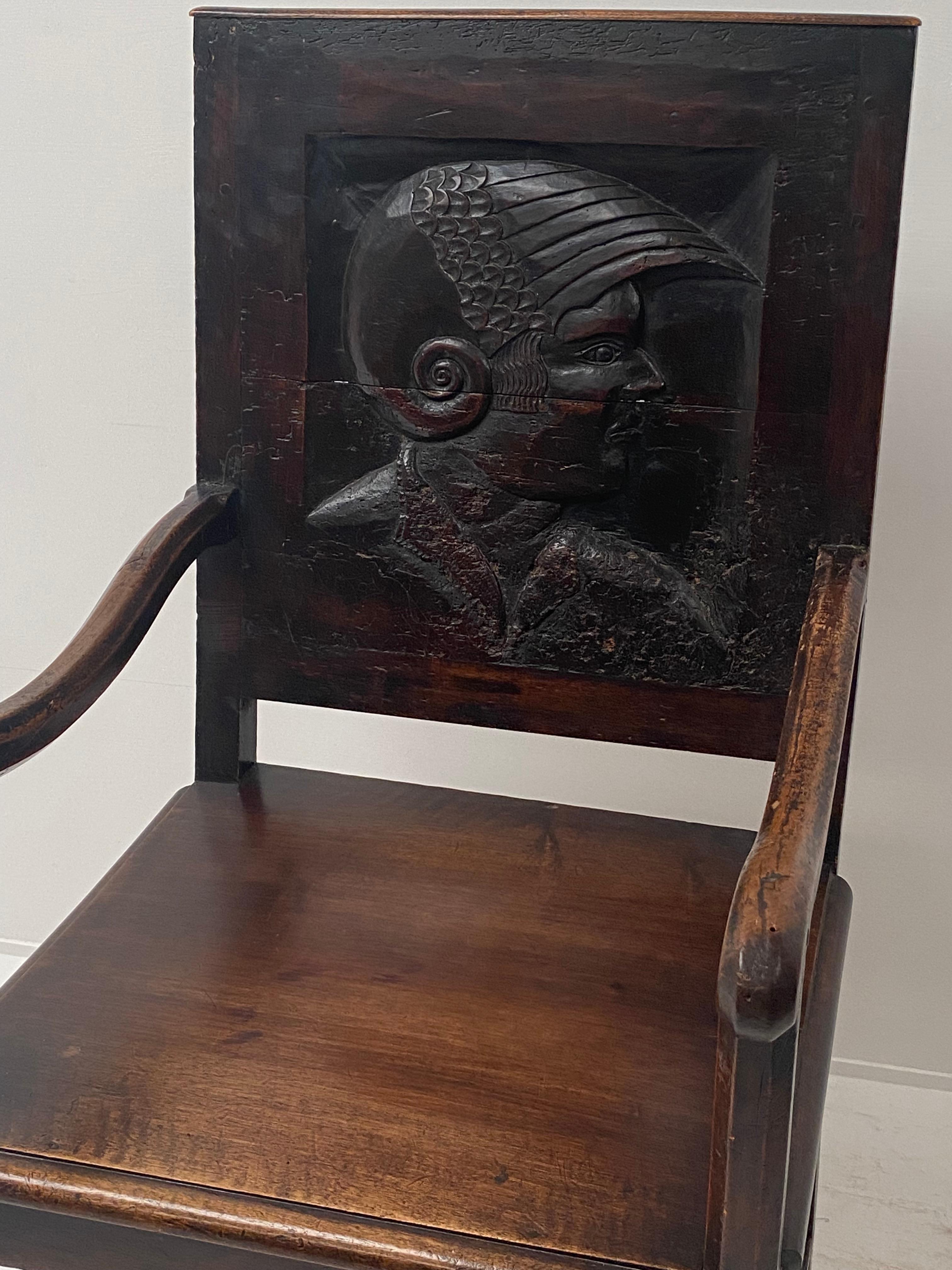 Antique English Wooden Folk Art  Chair with carved back, 17th Century In Good Condition For Sale In Schellebelle, BE