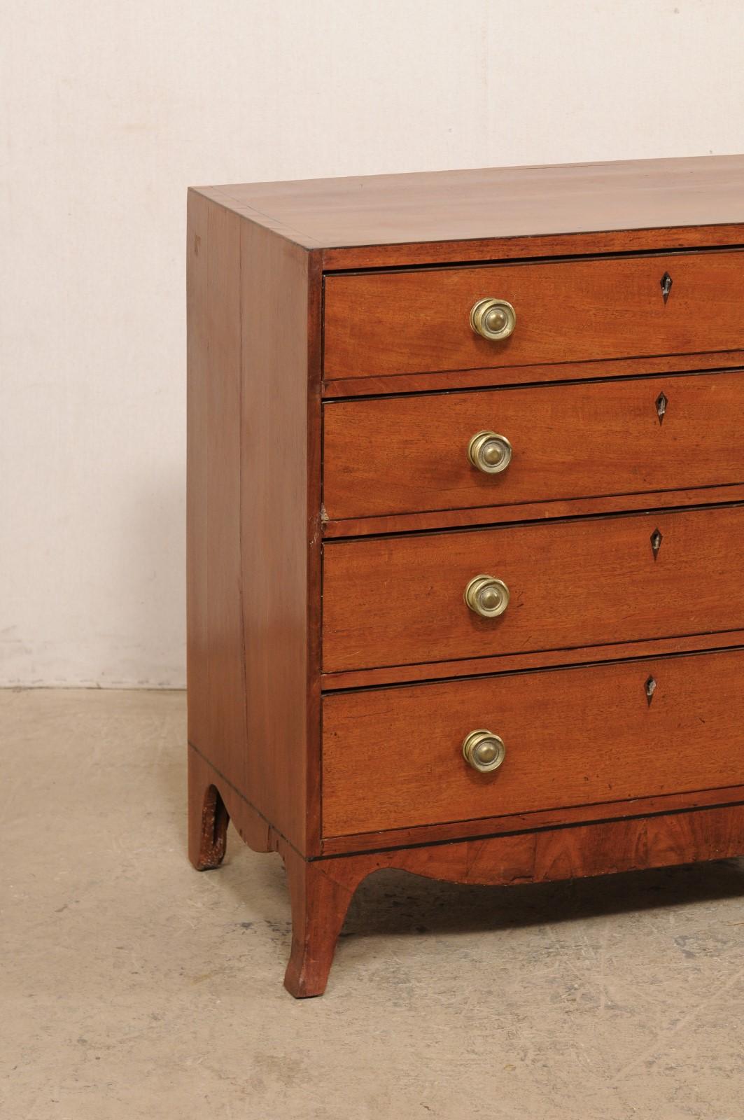 English Wooden Chest of 4 Drawers, Early to Mid 19th Century In Good Condition For Sale In Atlanta, GA