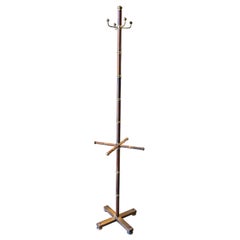 Porte-manteaux anglais en bois avec décorations en bronze