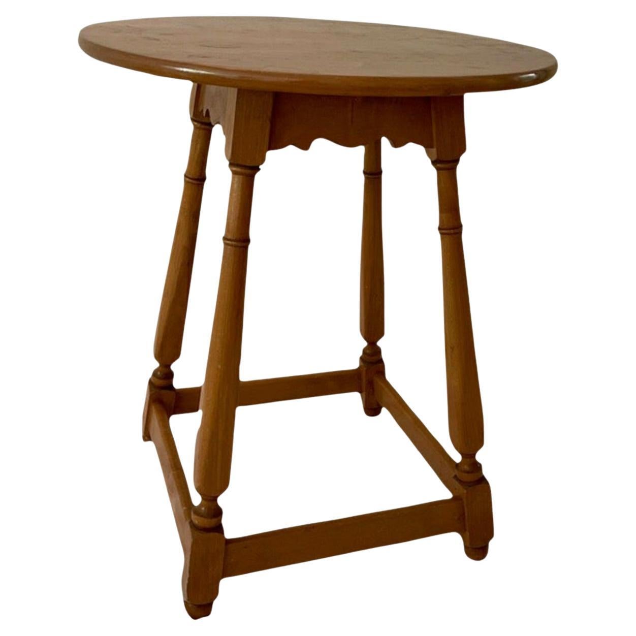 Table d'appoint anglaise en bois en vente