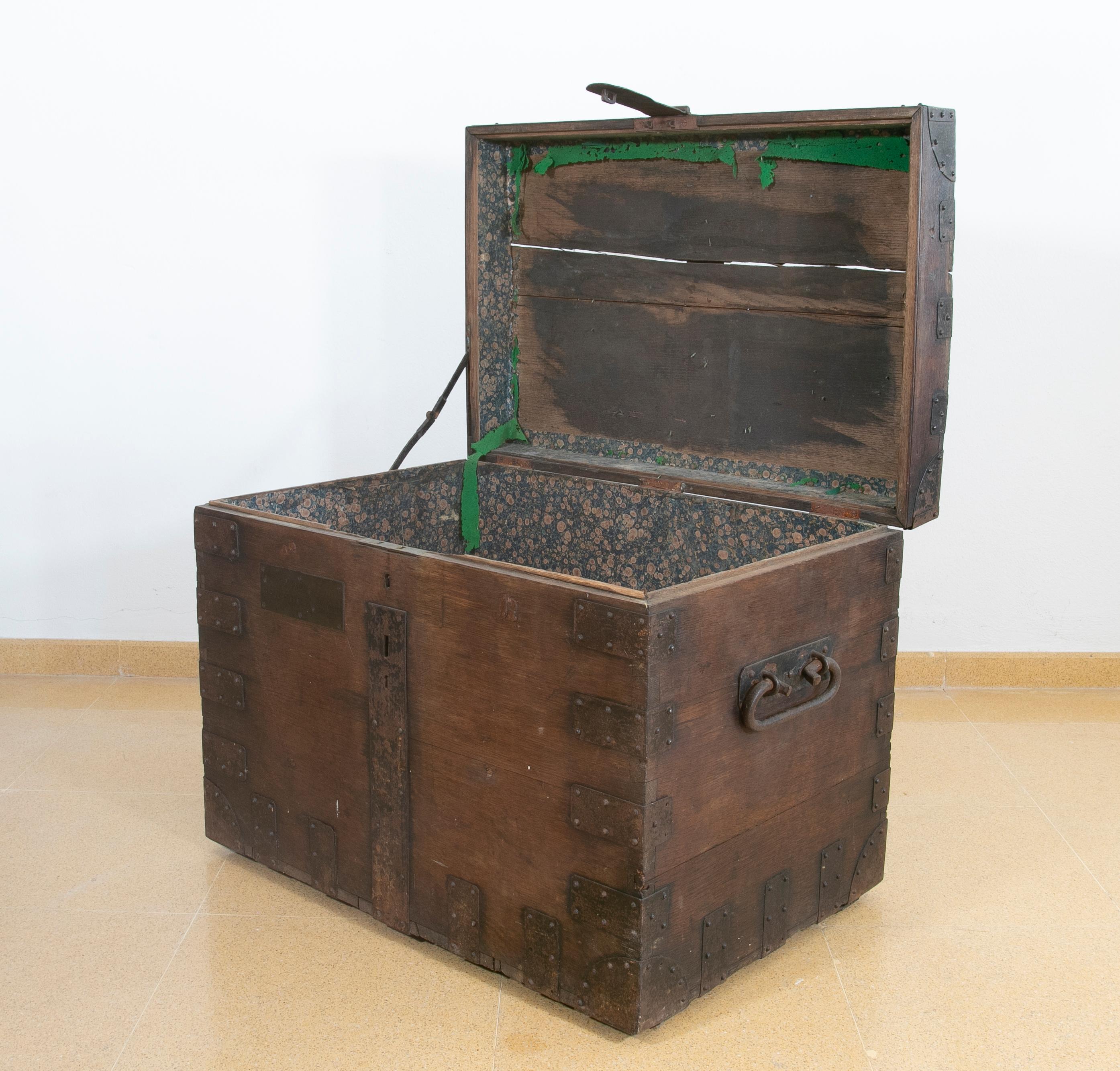 20th Century English Wooden Travelling Case Which Belonged to the Honourable Marquess of Lans For Sale