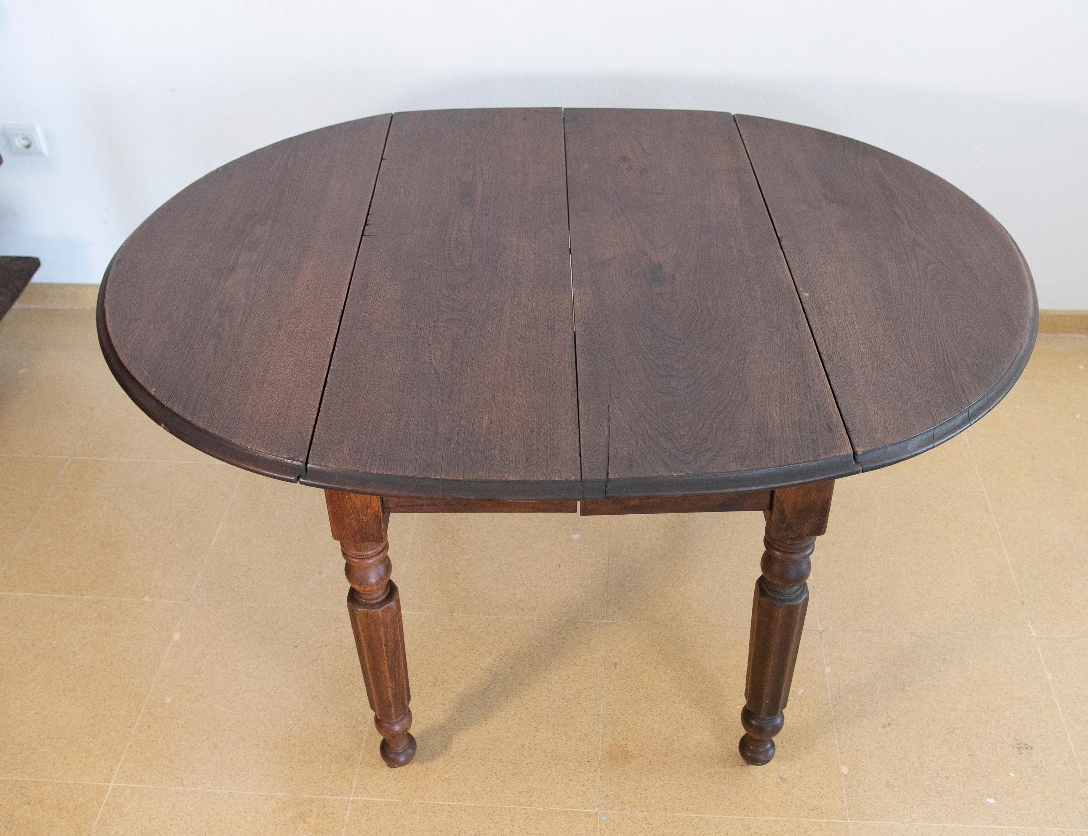 English Wooden Wing Table with Brass Wheels For Sale 6