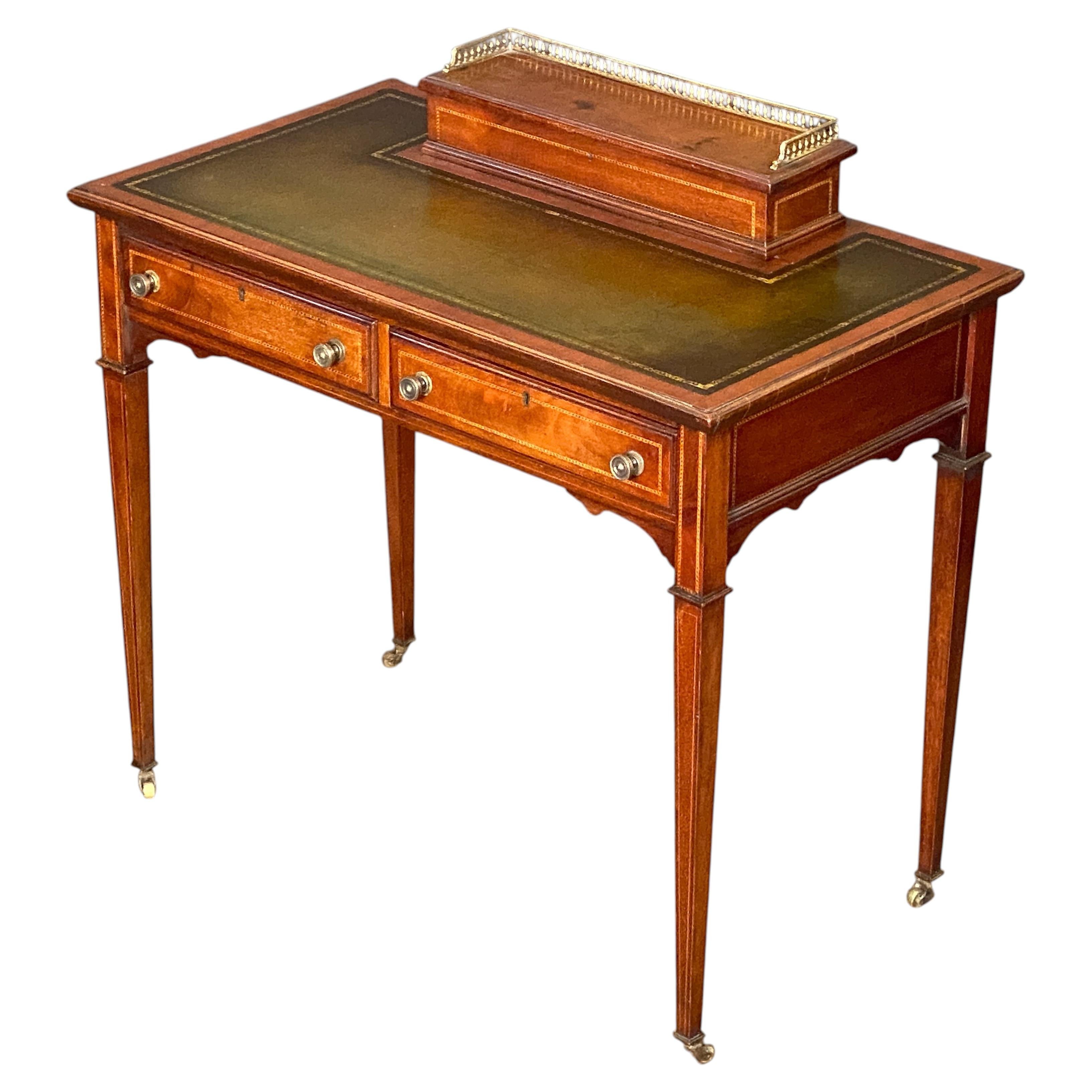 Bureau ou table à écrire en acajou avec dessus en cuir - Époque édouardienne