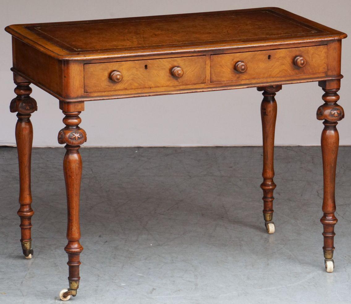 English Writing Desk or Table of Mahogany with Leather Top from the 19th Century In Good Condition In Austin, TX