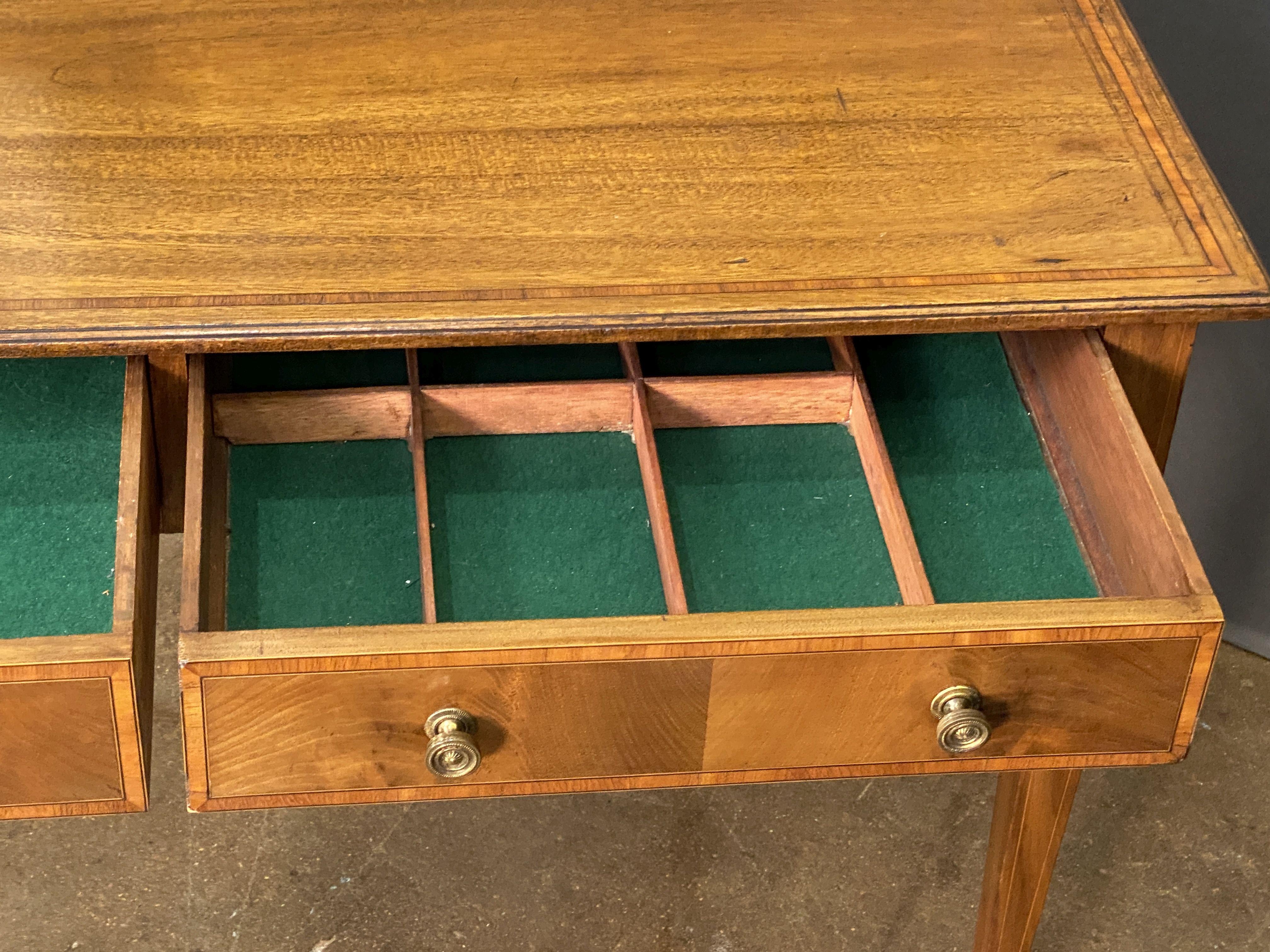 English Writing Table or Desk of Inlaid Mahogany from the Edwardian Era For Sale 1