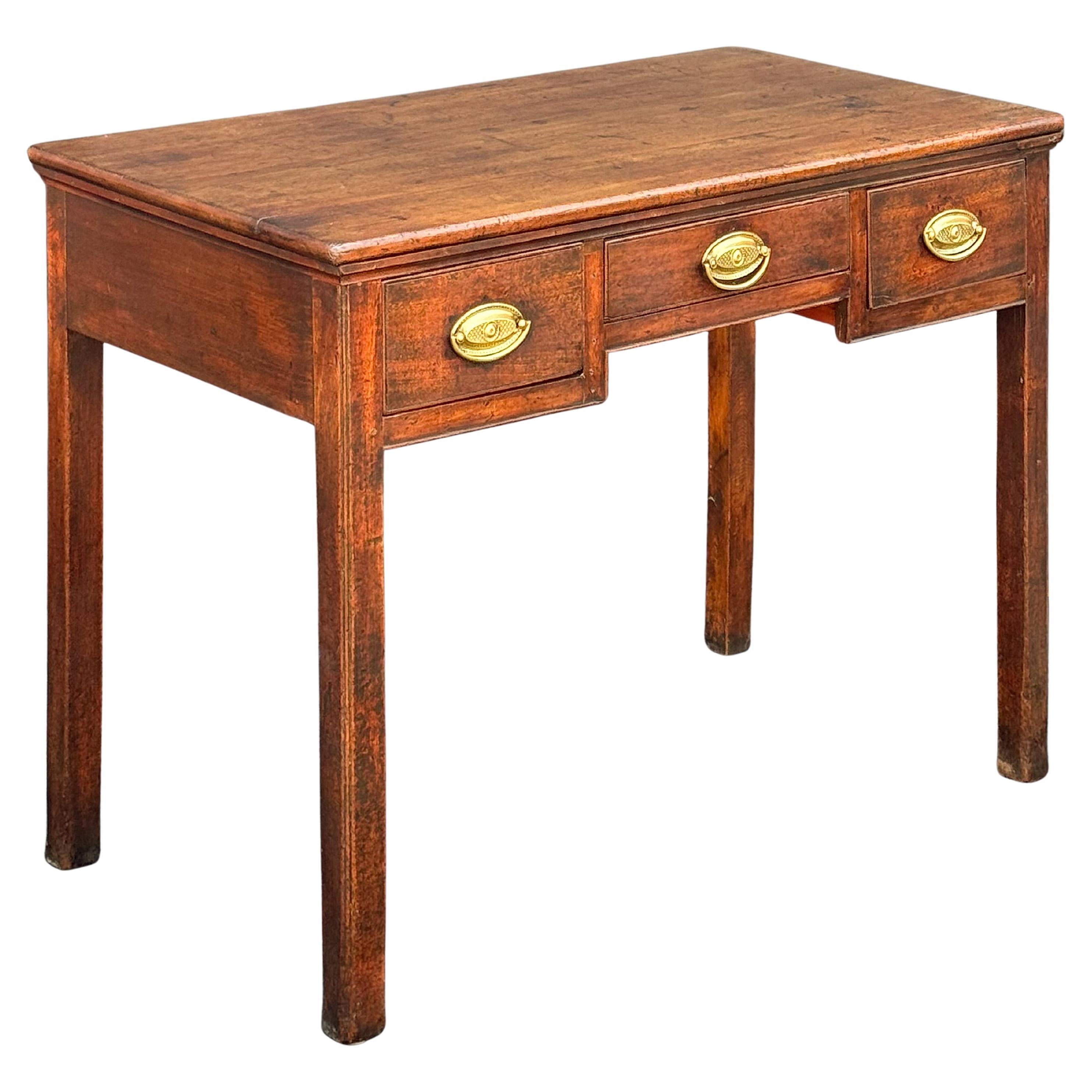 English Writing Table or Desk of Mahogany from the Georgian Era For Sale