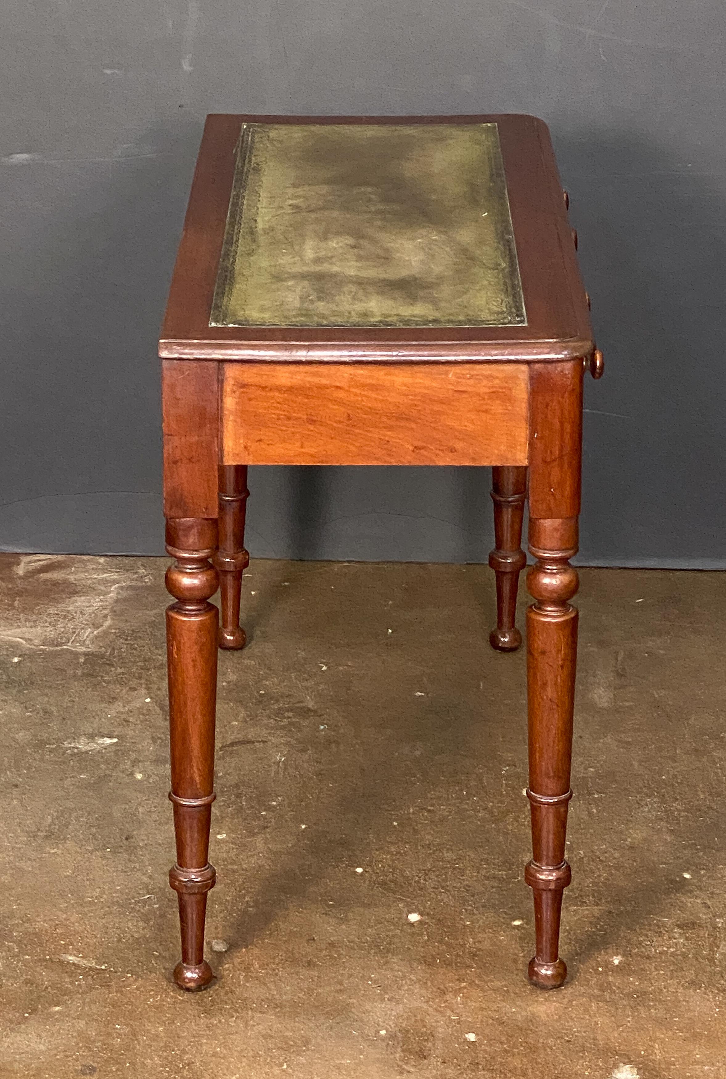 English Writing Table or Desk of Mahogany with Leather Top For Sale 4