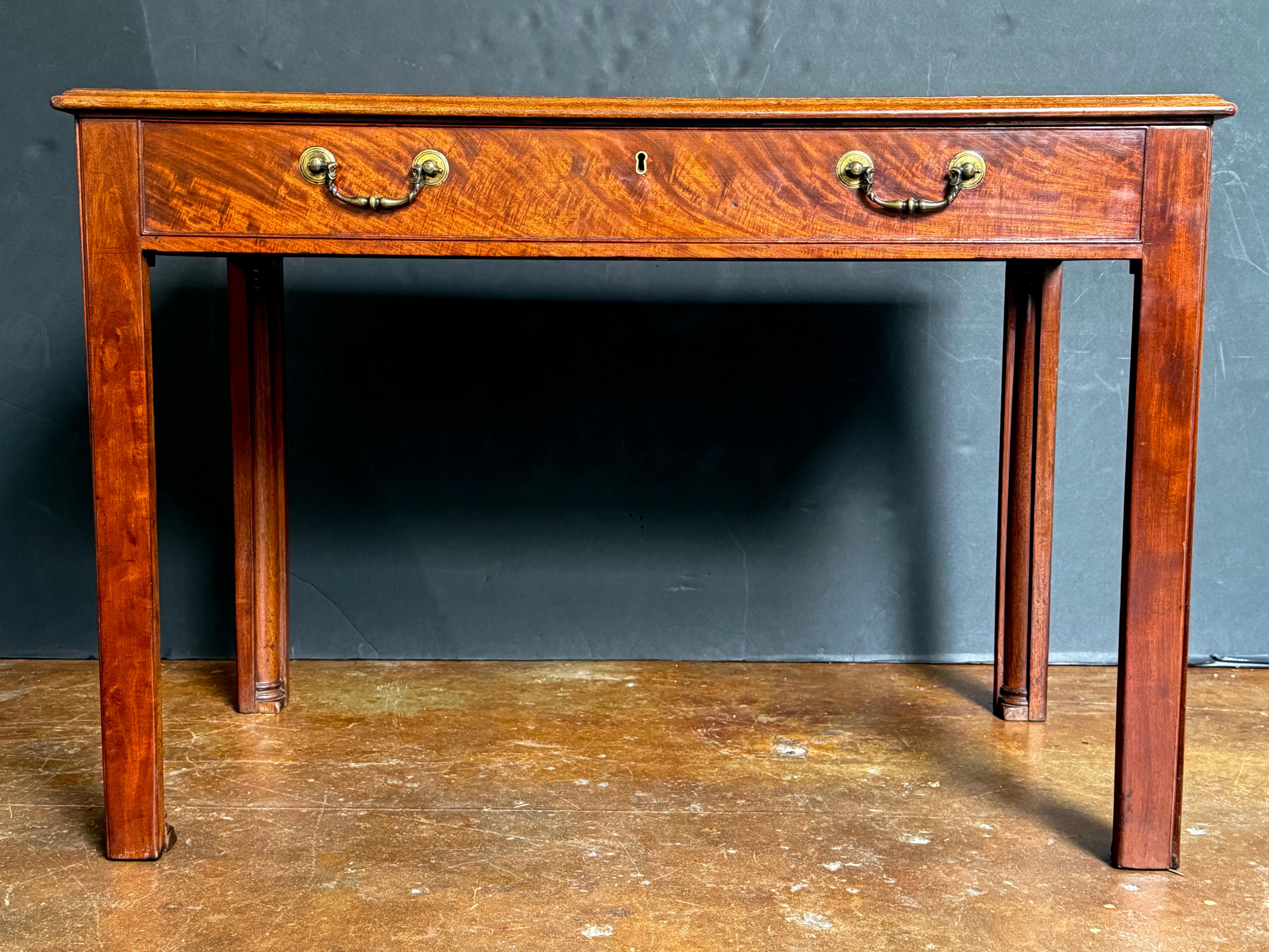 English Writing Table or Desk of Mahogany with Slide from the Georgian Period For Sale 8