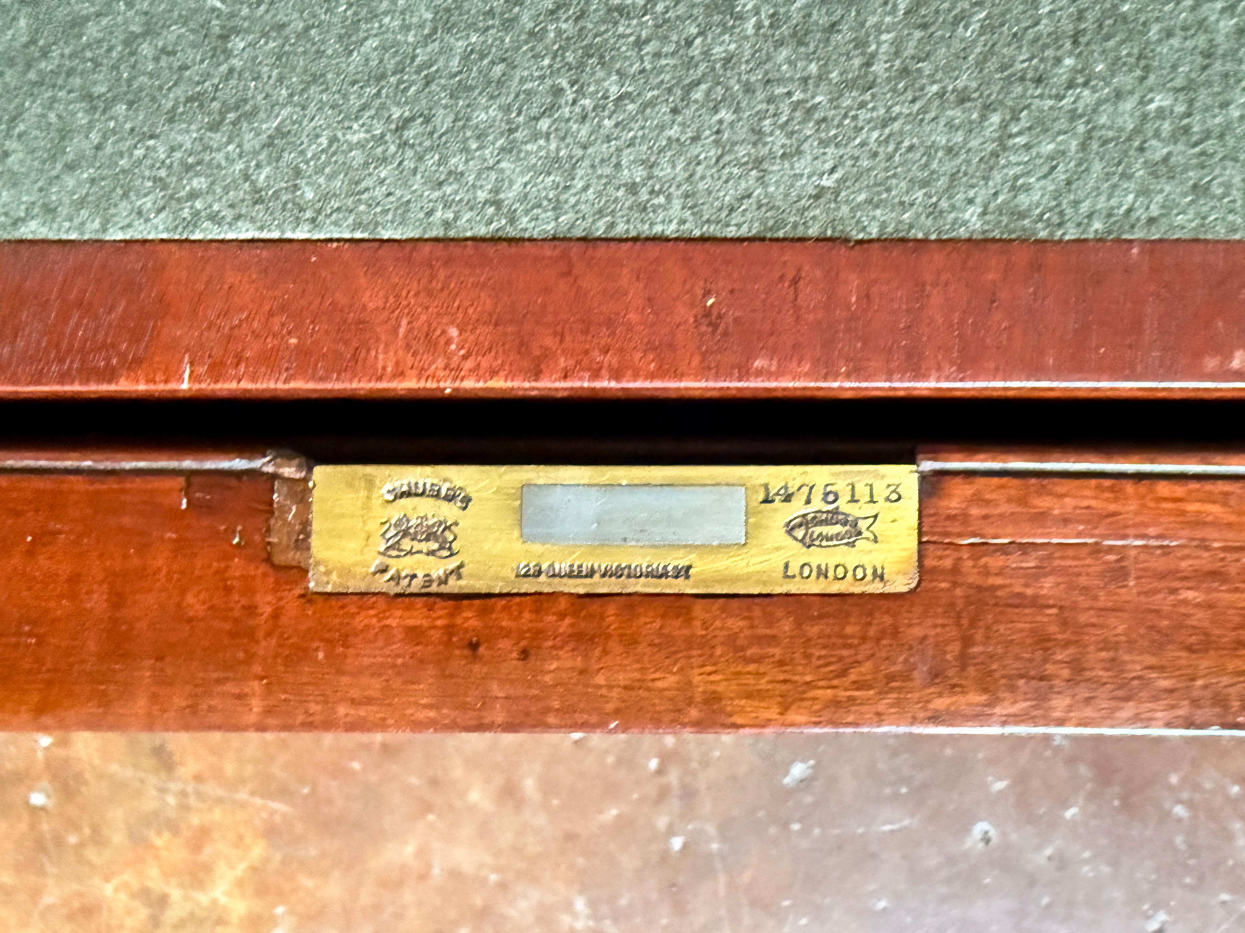English Writing Table or Desk of Mahogany with Slide from the Georgian Period For Sale 1