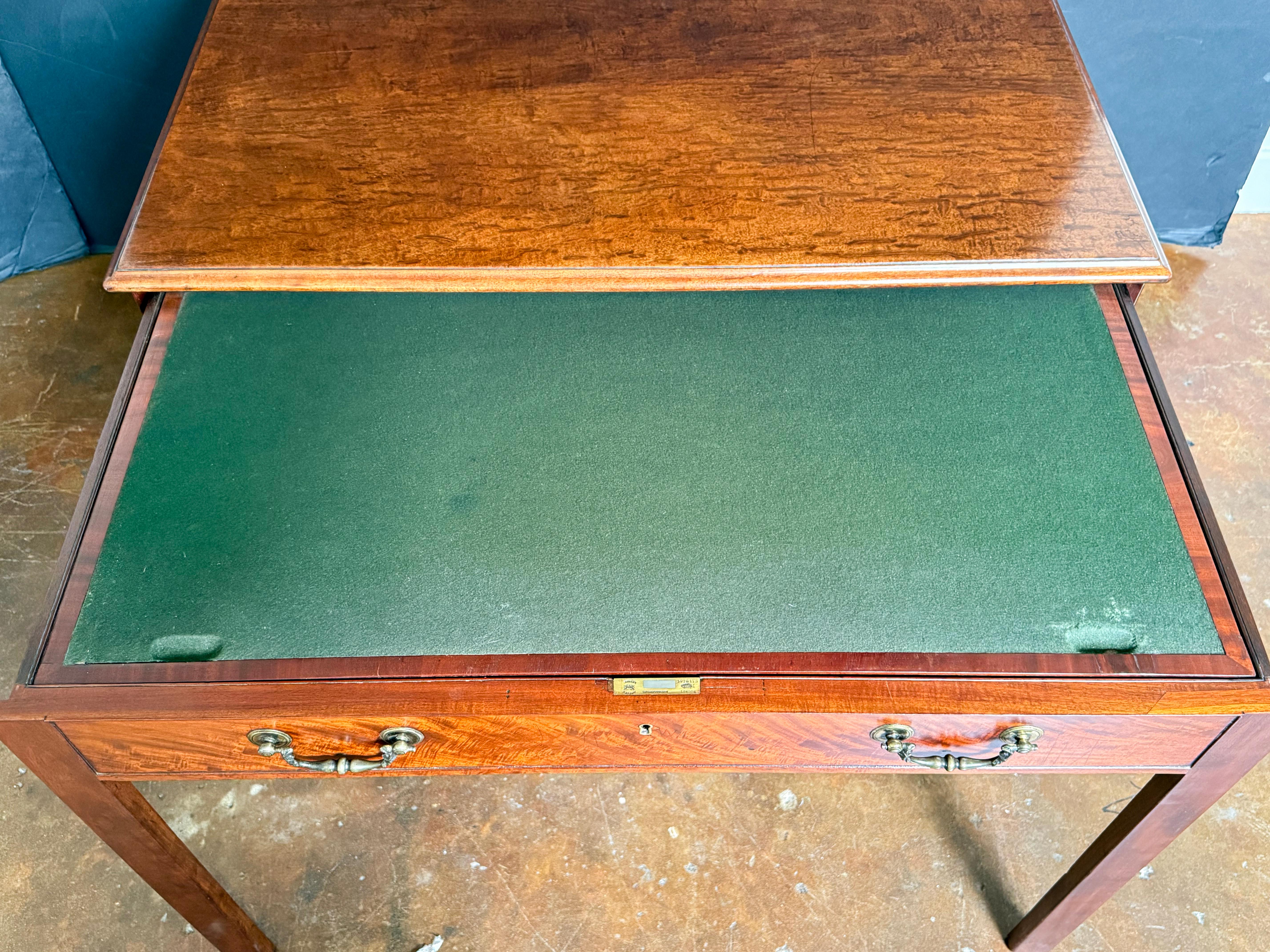 English Writing Table or Desk of Mahogany with Slide from the Georgian Period For Sale 3