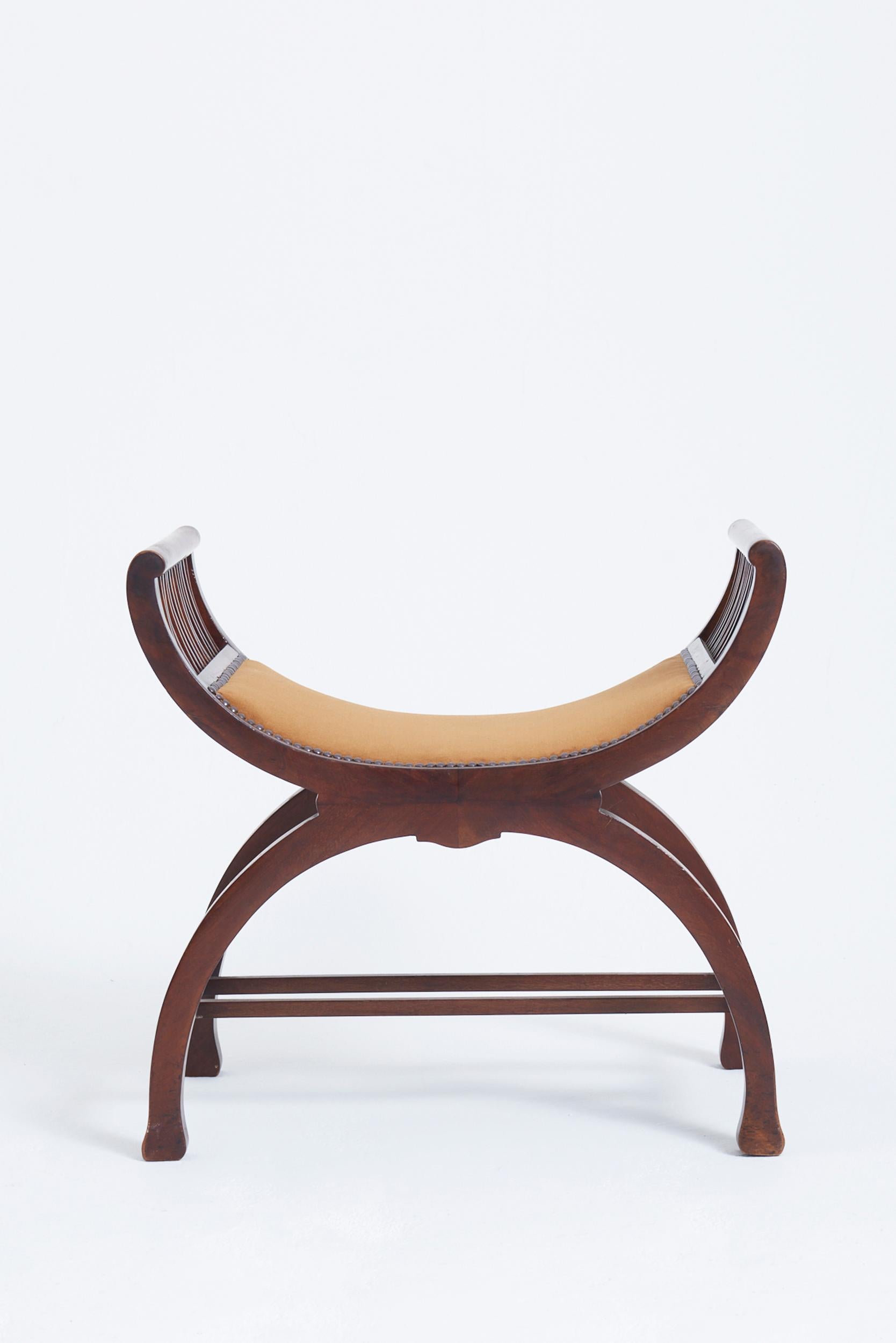 Anglais Tabouret anglais en X en vente