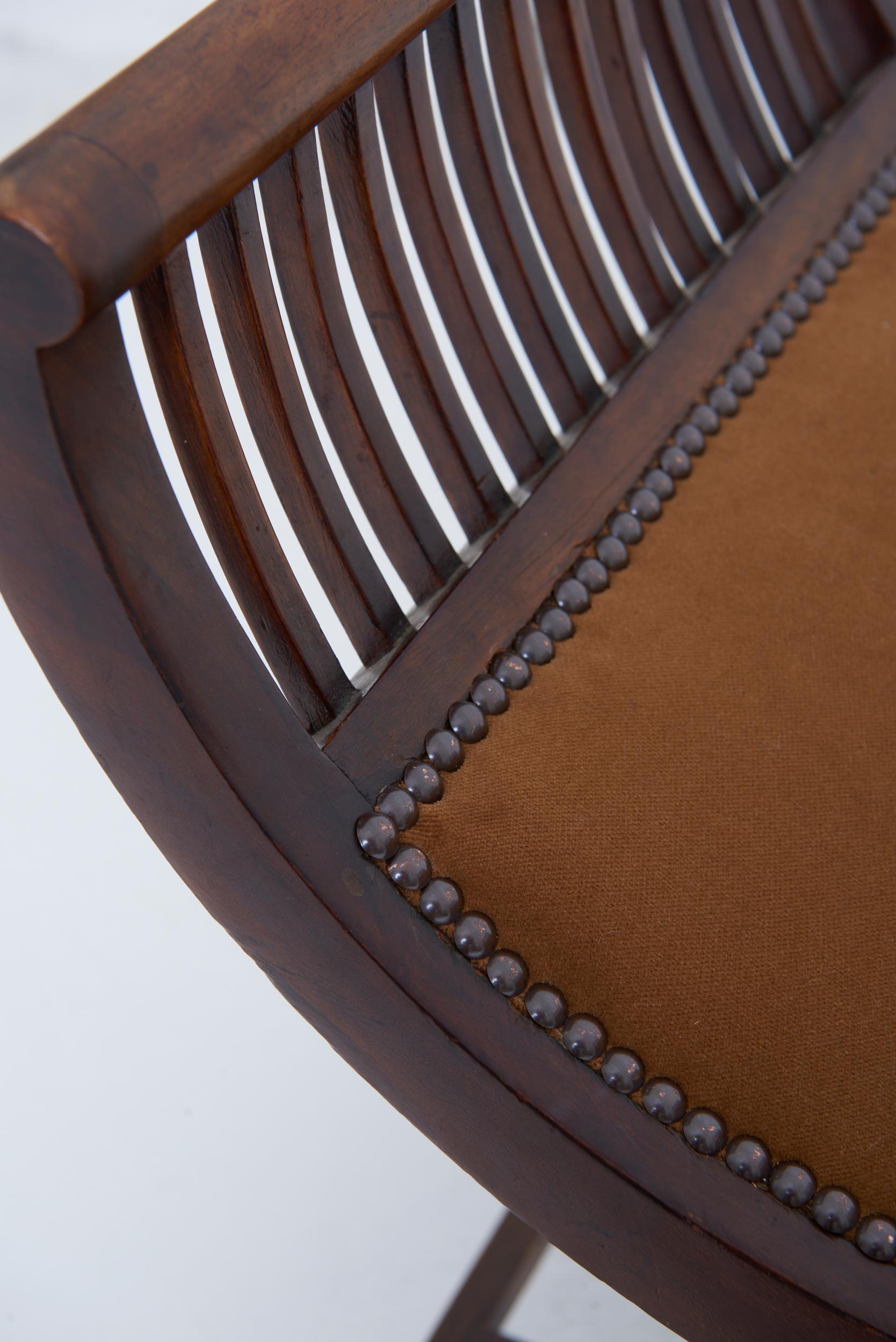 Tabouret anglais en X Bon état - En vente à London, GB