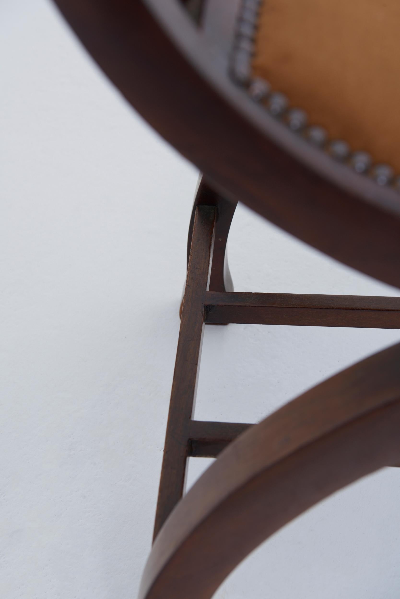 Tabouret anglais en X en vente 3