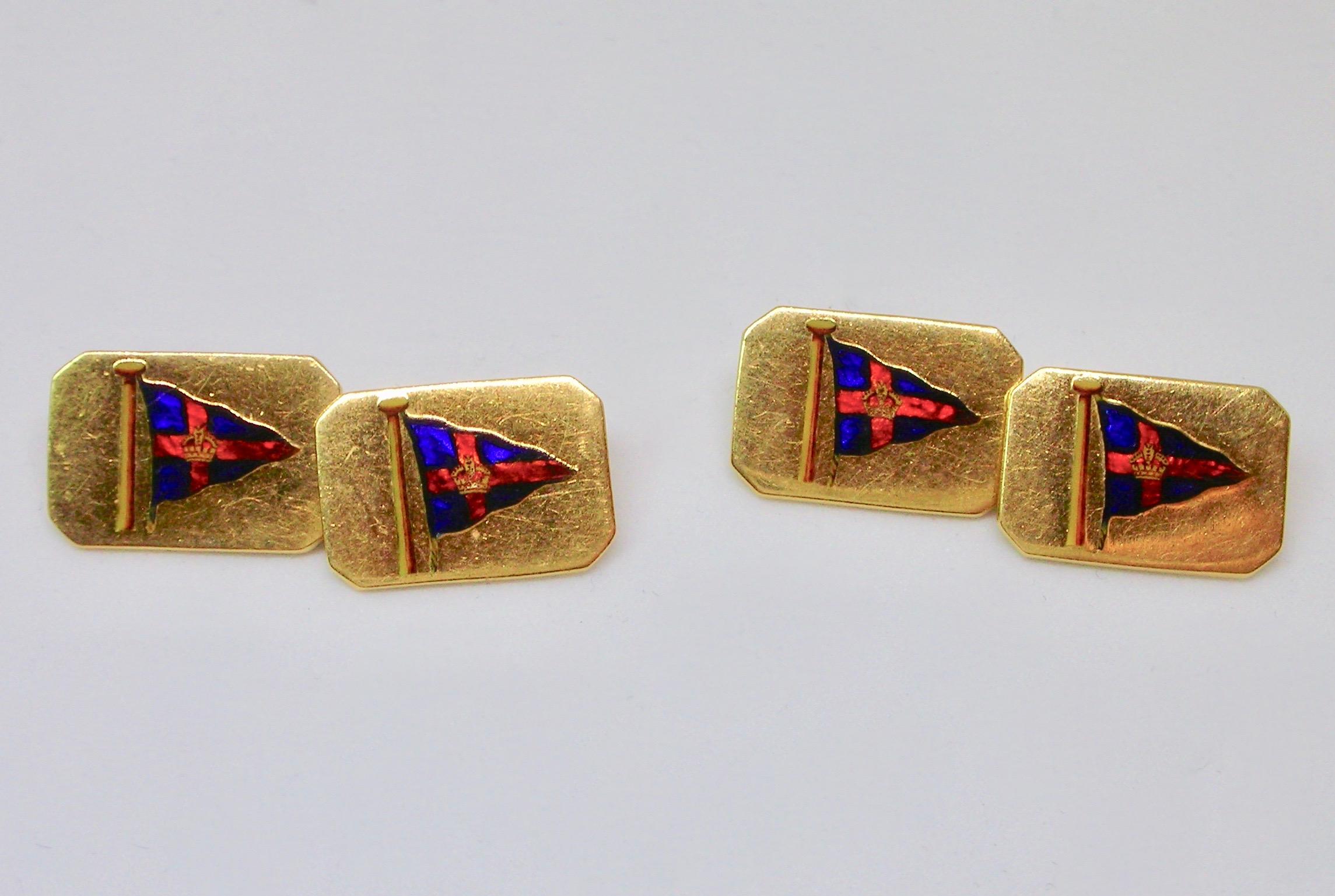 Nautical cufflinks in 18ct gold with polychrome enamels, signed Benzie of Cowes (Isle of Wight), probably from the 1940s circa, with the Royal Southern Yacht Club flag. Benzie have been operating since 1863 and are renowned for their yachting