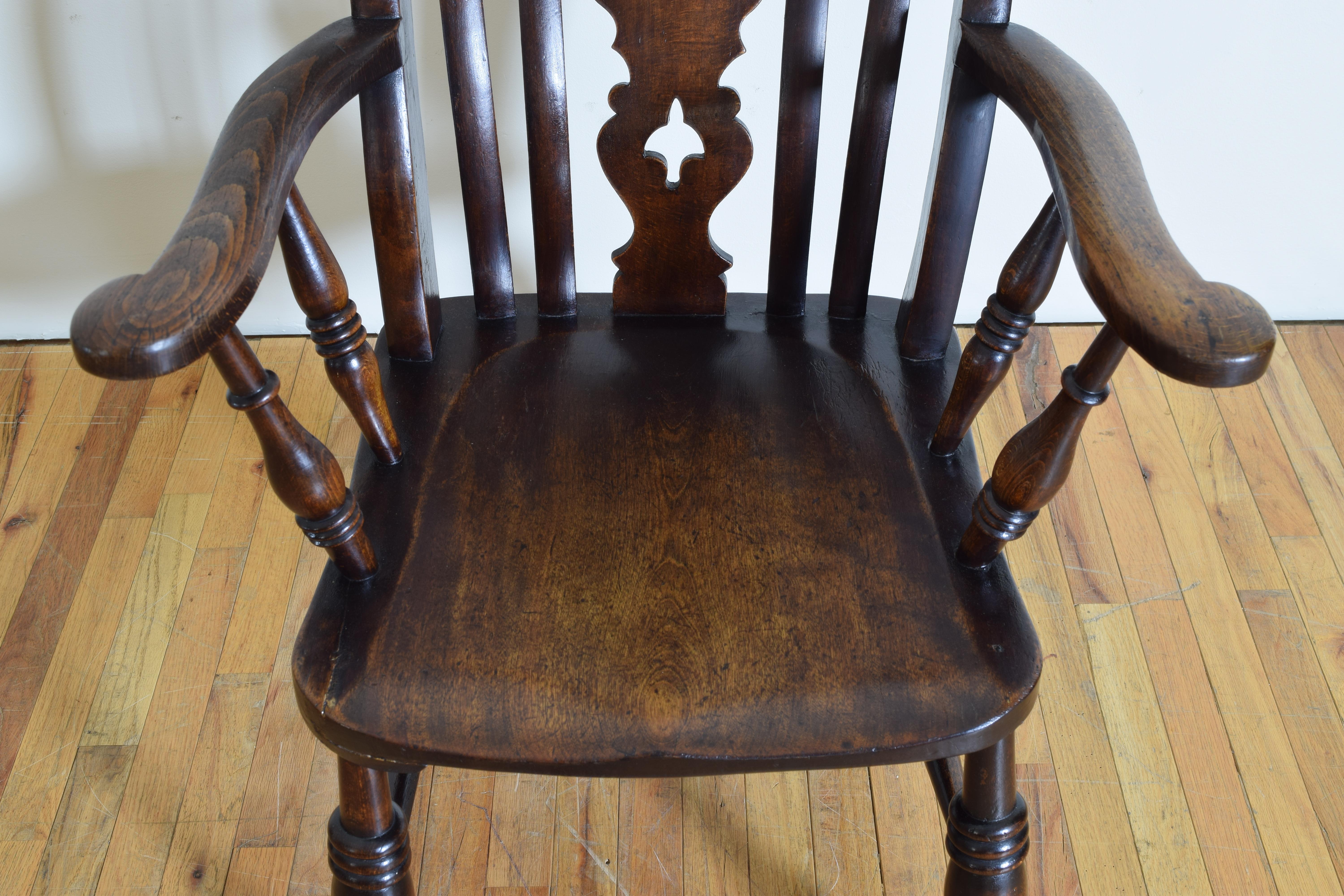 English Yew Wood Windsor Armchair, Late 1st quarter 19th century For Sale 4