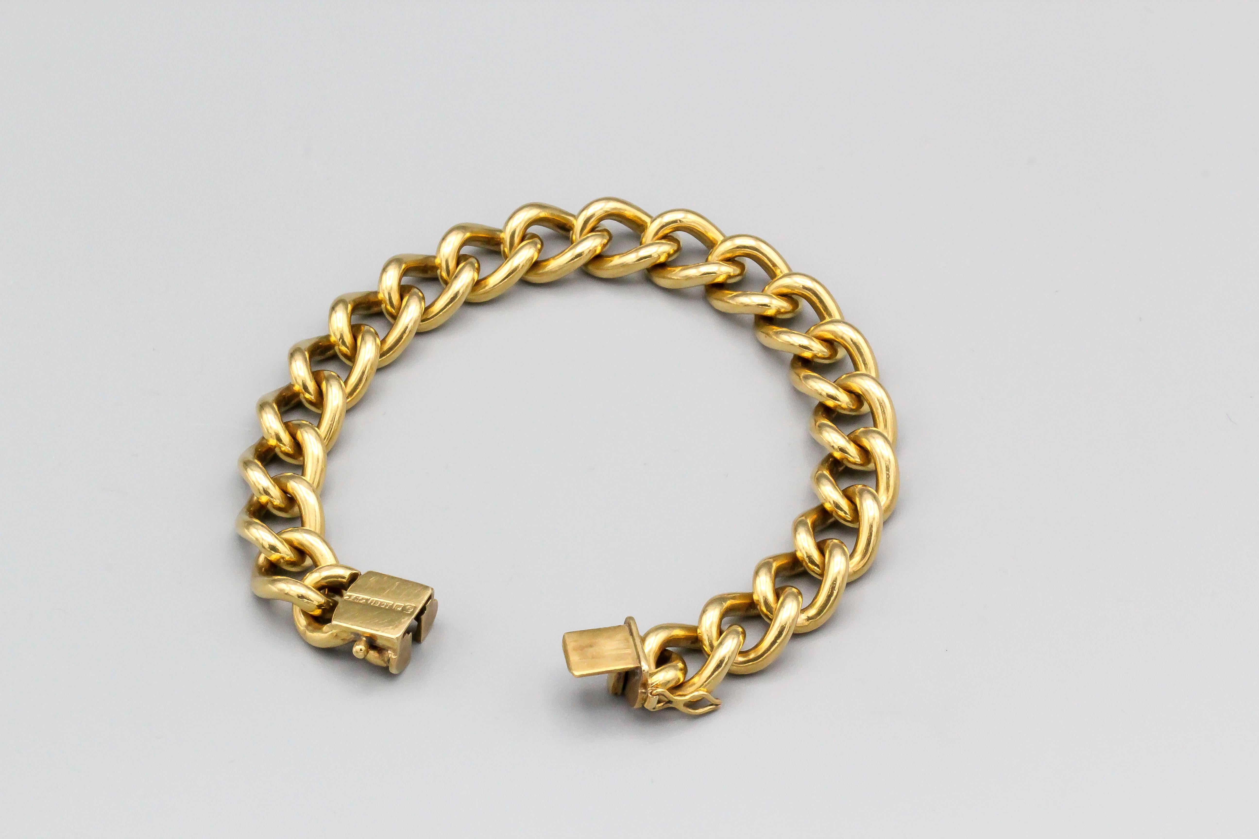English 18 Karat Gold Large Link Bracelet In Good Condition In New York, NY