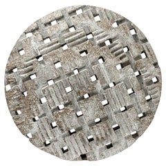 Skulptur aus Steingut mit dem Titel "Astre Lune I" von Marteen Stuer, 2016