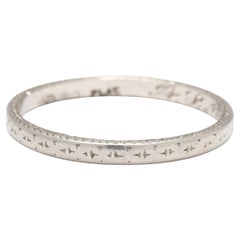 Anello a fascia inciso, platino, "APM a EBH 23 gennaio 1930", misura anello 6,5