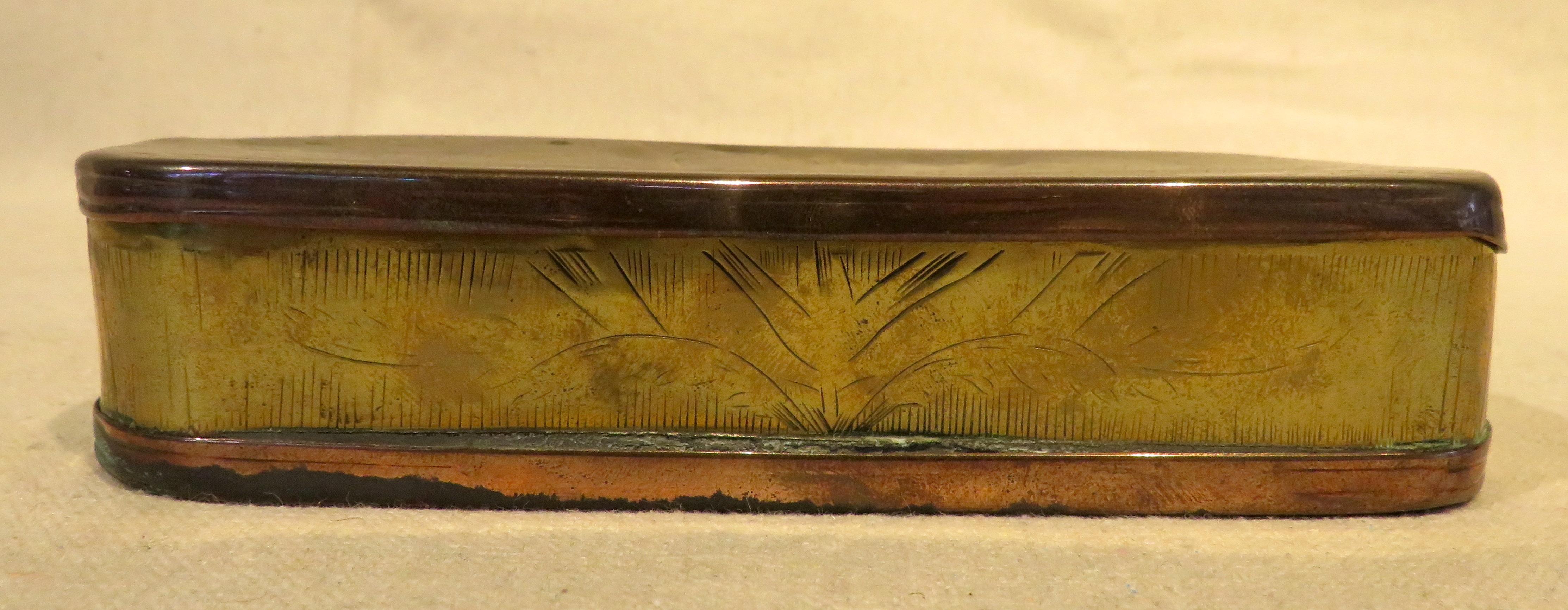 Engraved Brass and Copper Snuff Box, English, Circa 1850 In Good Condition For Sale In Nantucket, MA