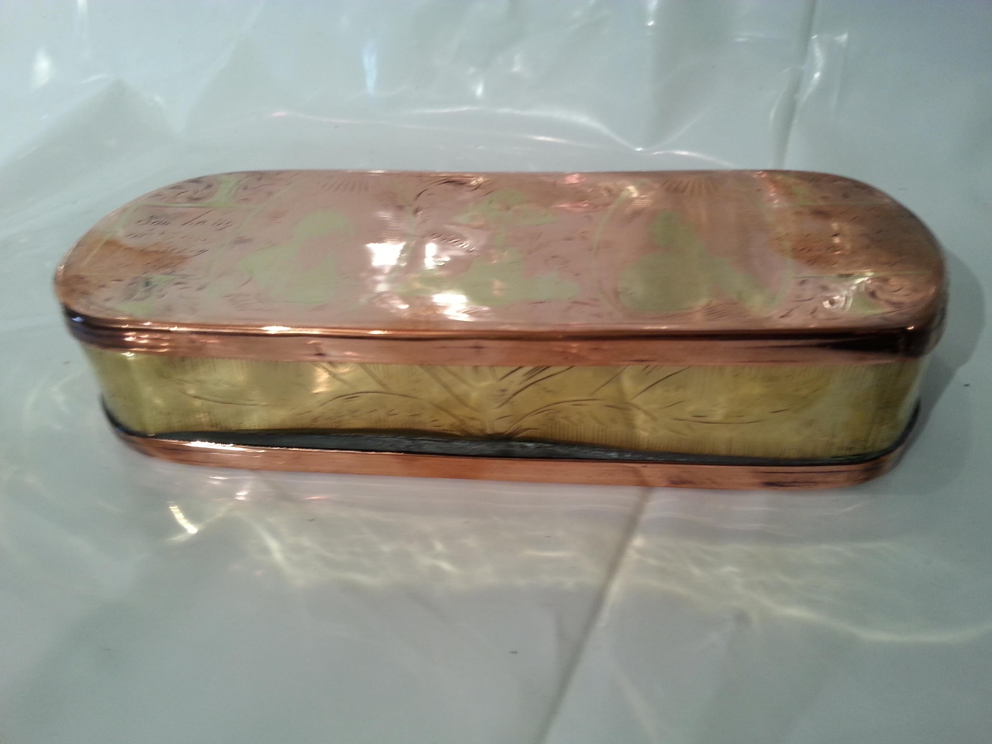 Engraved Brass and Copper Snuff Box, English, Circa 1850 For Sale 5