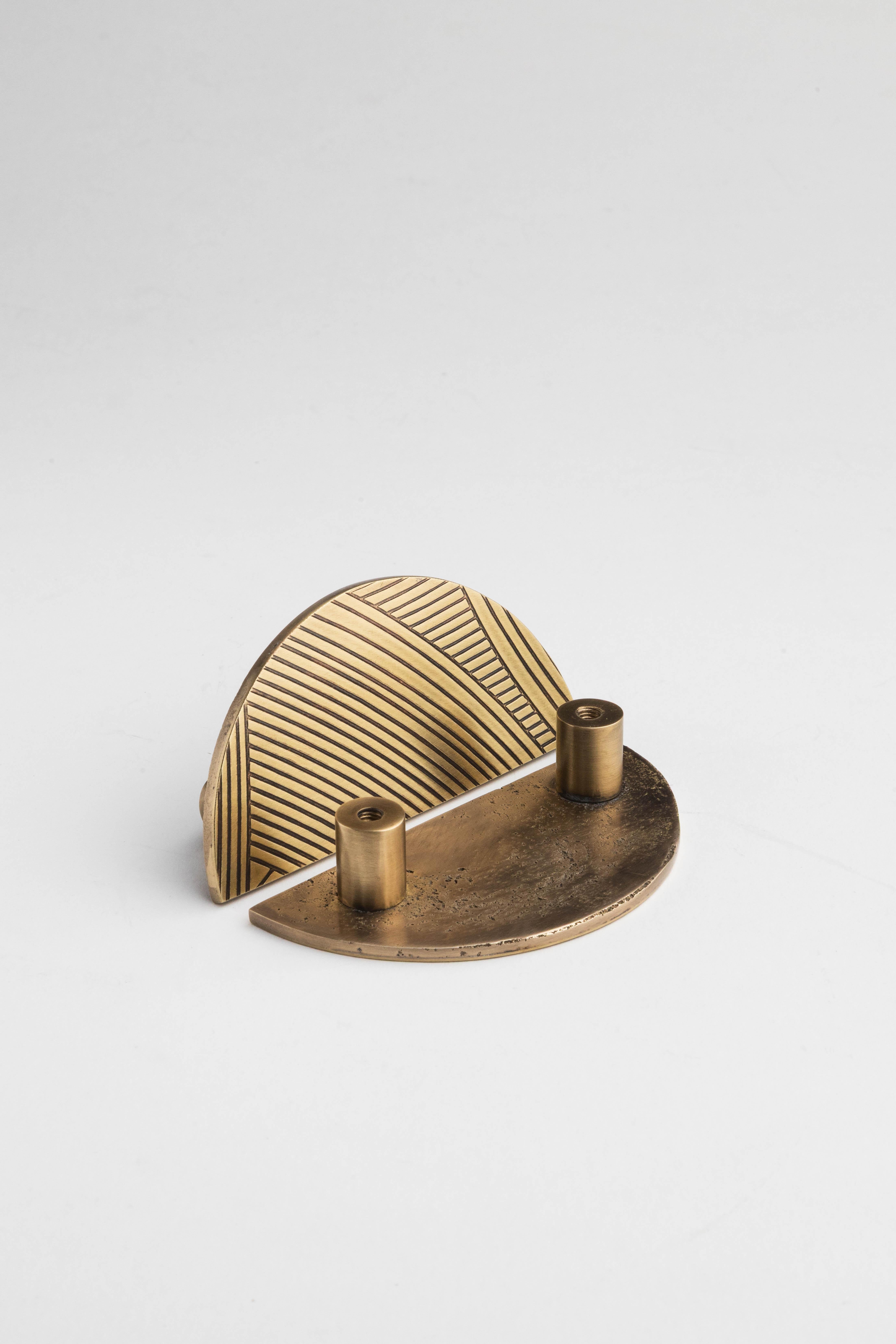 Tirante in ottone inciso - Ø 12 cm - Collezione Collection'S In condizioni Nuovo in vendita a Marrakech, MA