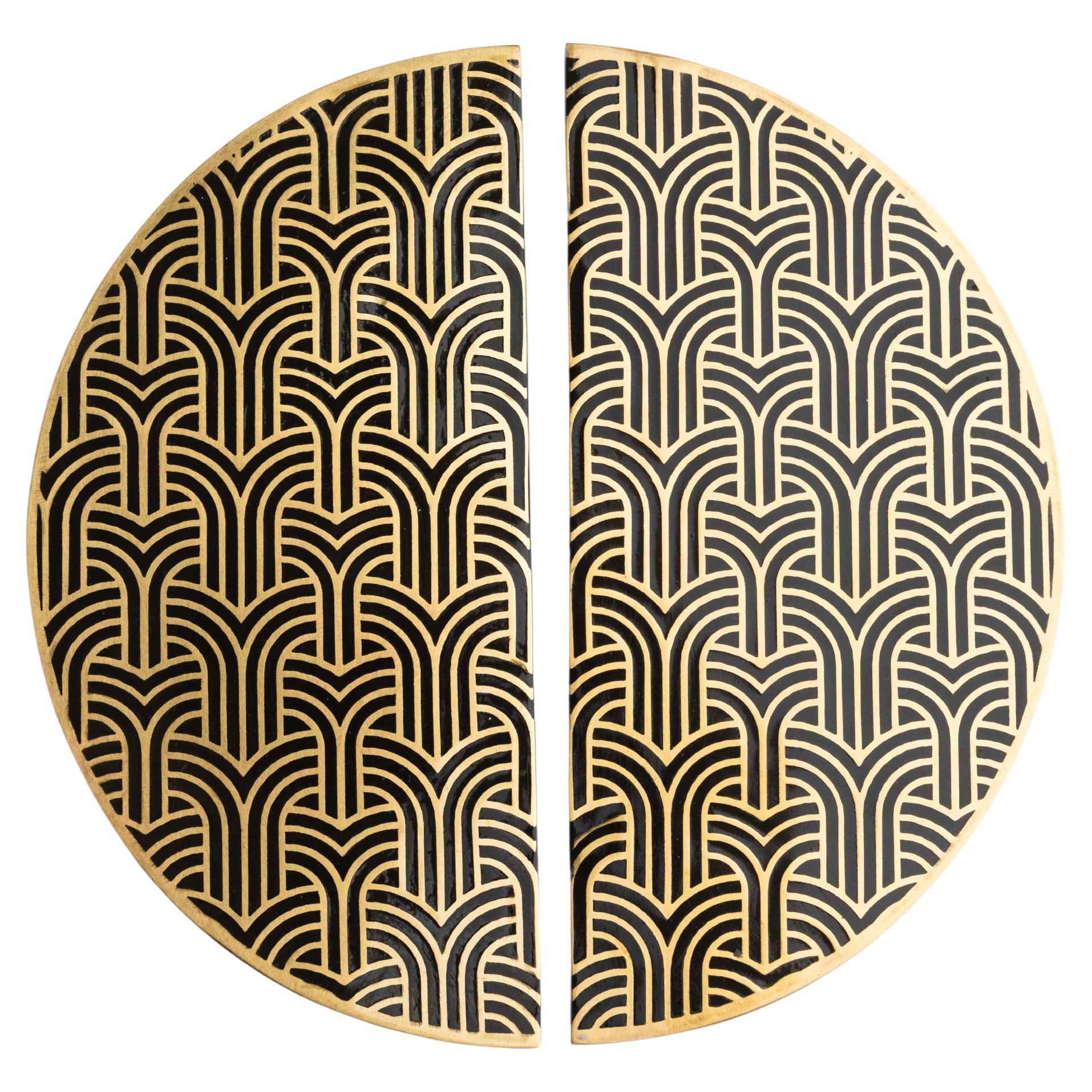 Engraved brass door pull ø 20 cm Art Deco signature