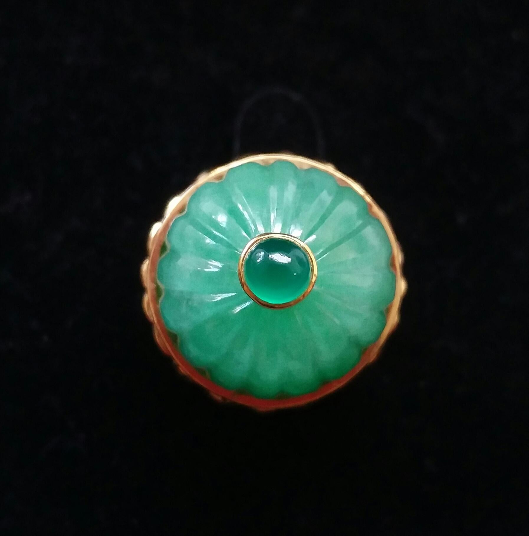 Engraved Burma Jade Cabochon Emerald Cabochon 14 Karat Solid Yellow Gold Ring For Sale 7
