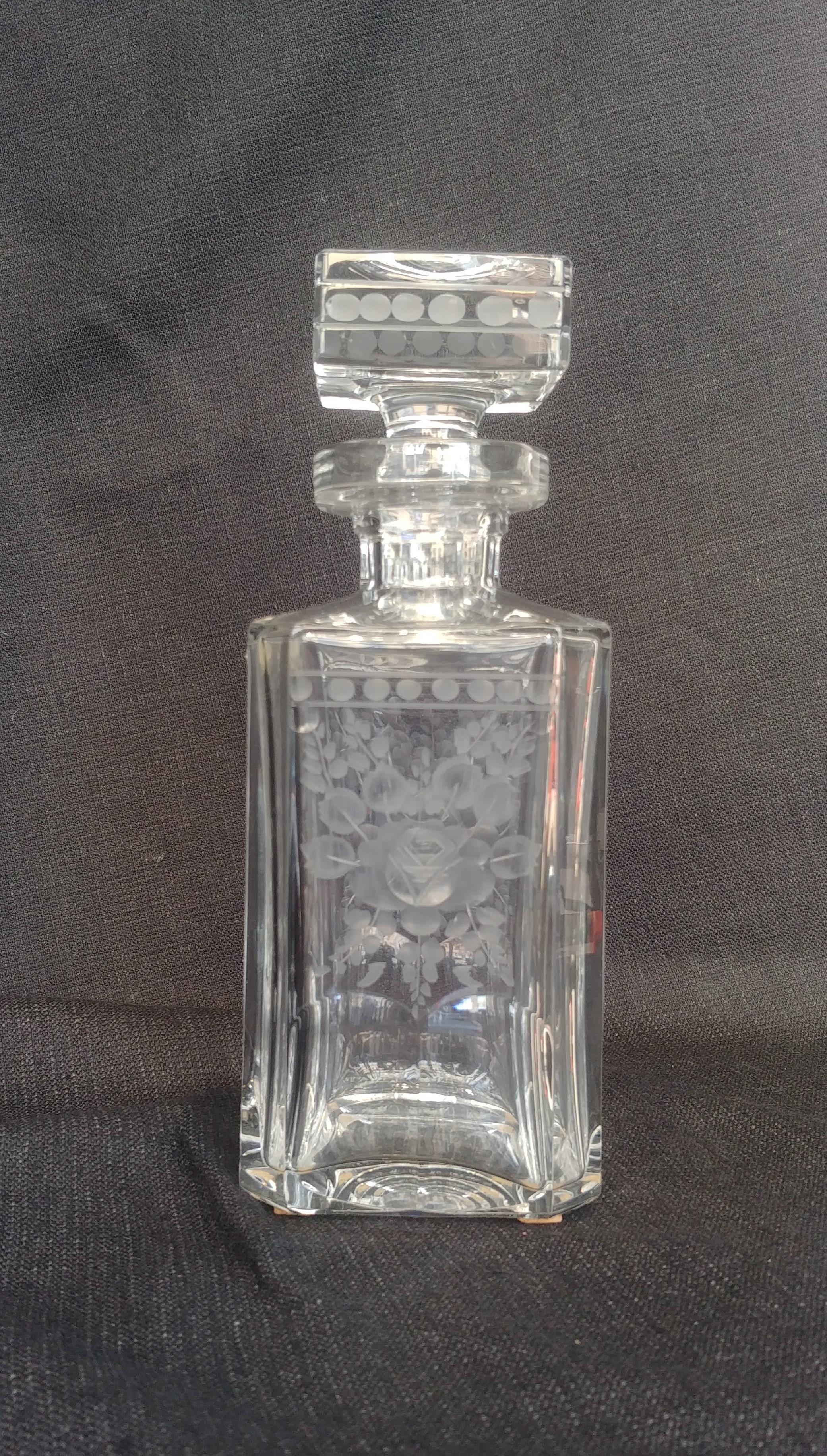 Engraved by Hand Crystal Liquor Square Bottle Made in Germany in the 1950s For Sale 4