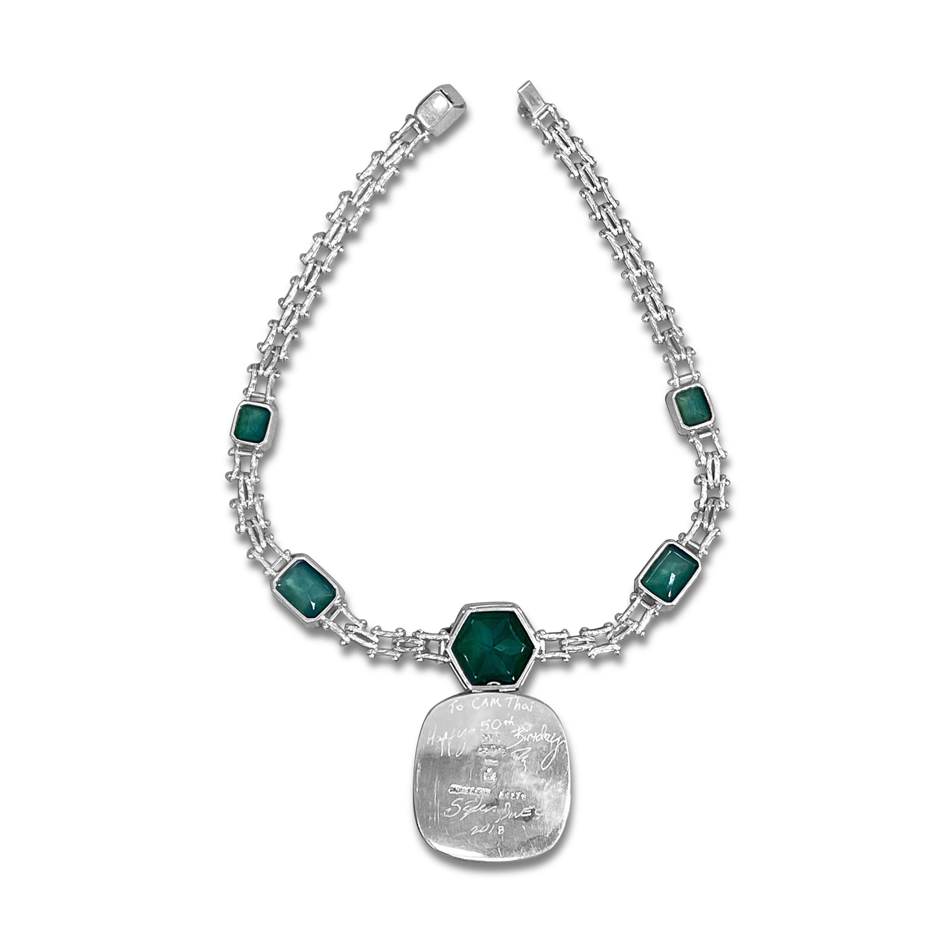 Stephen Dweck Engraved Chain & Green Agate with a Fluorite Centerpiece Choker  2
