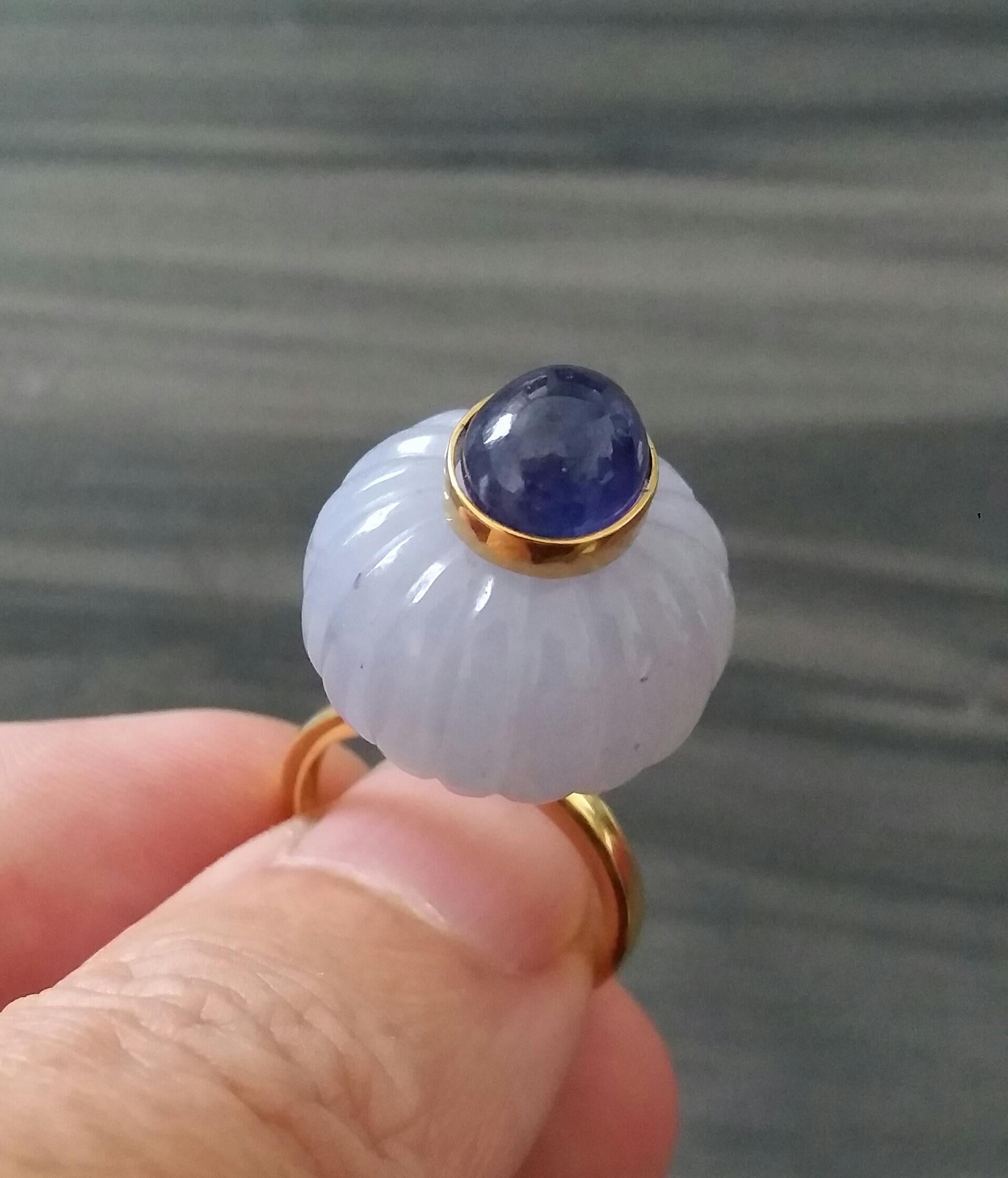 Engraved Chalcedony Blue Sapphire Cabochon 14 Karat Yellow Gold Cocktail Ring For Sale 3