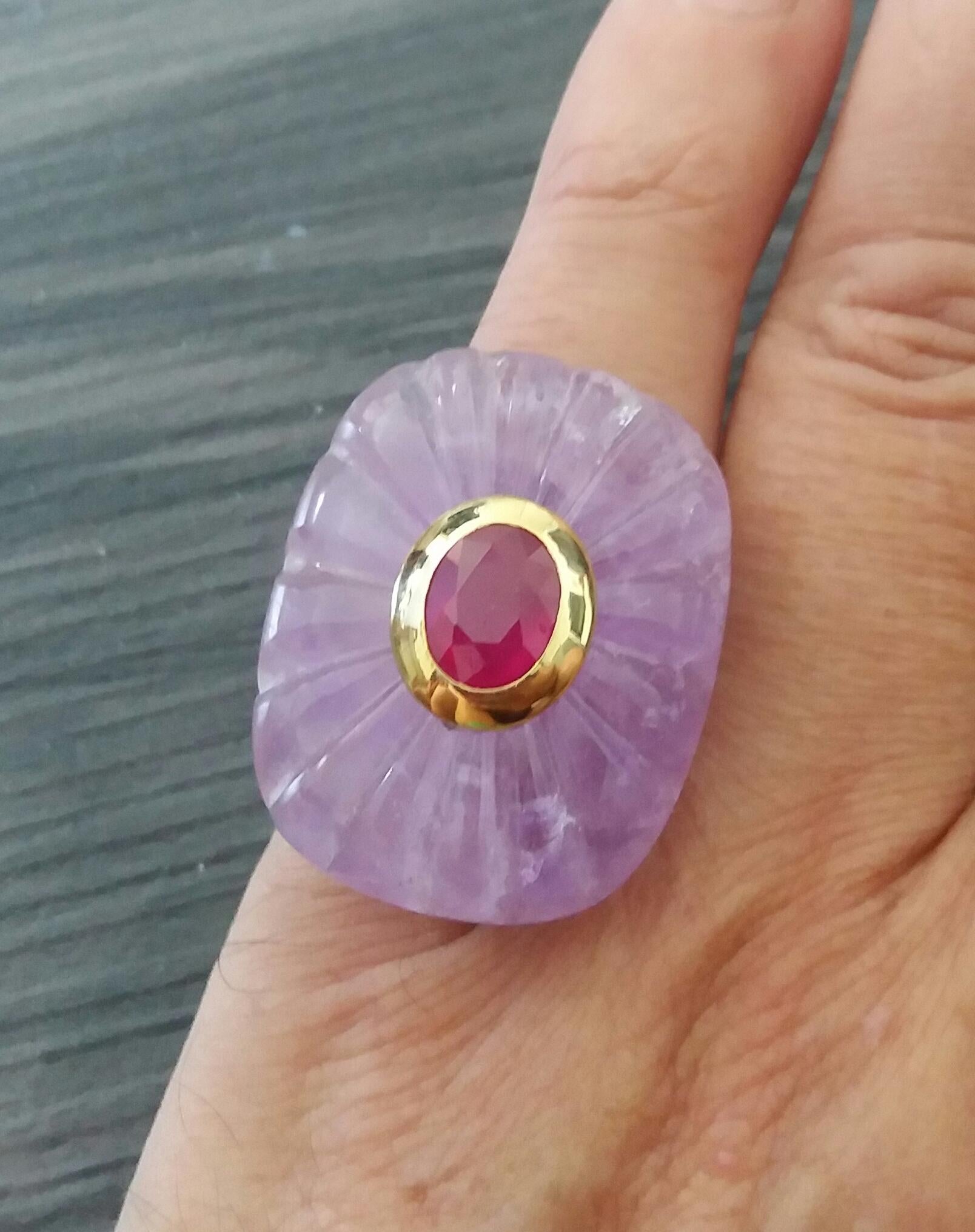 Engraved Cushion Shape Natural Amethyst Faceted Oval Ruby Gold Cocktail Ring For Sale 1