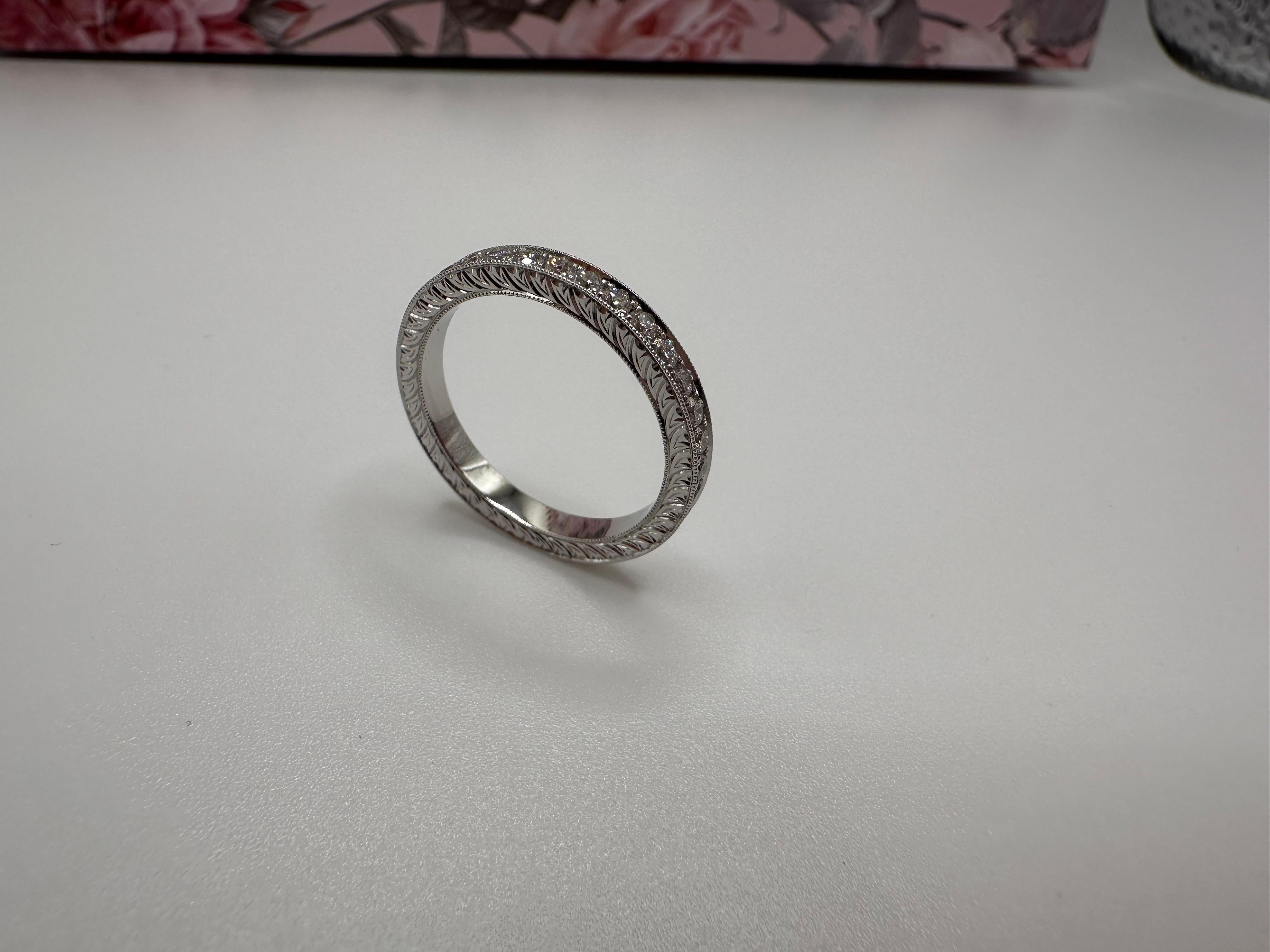 Fede nuziale con diamante inciso con incisione a mano in oro 18KT 1ct in vendita 1