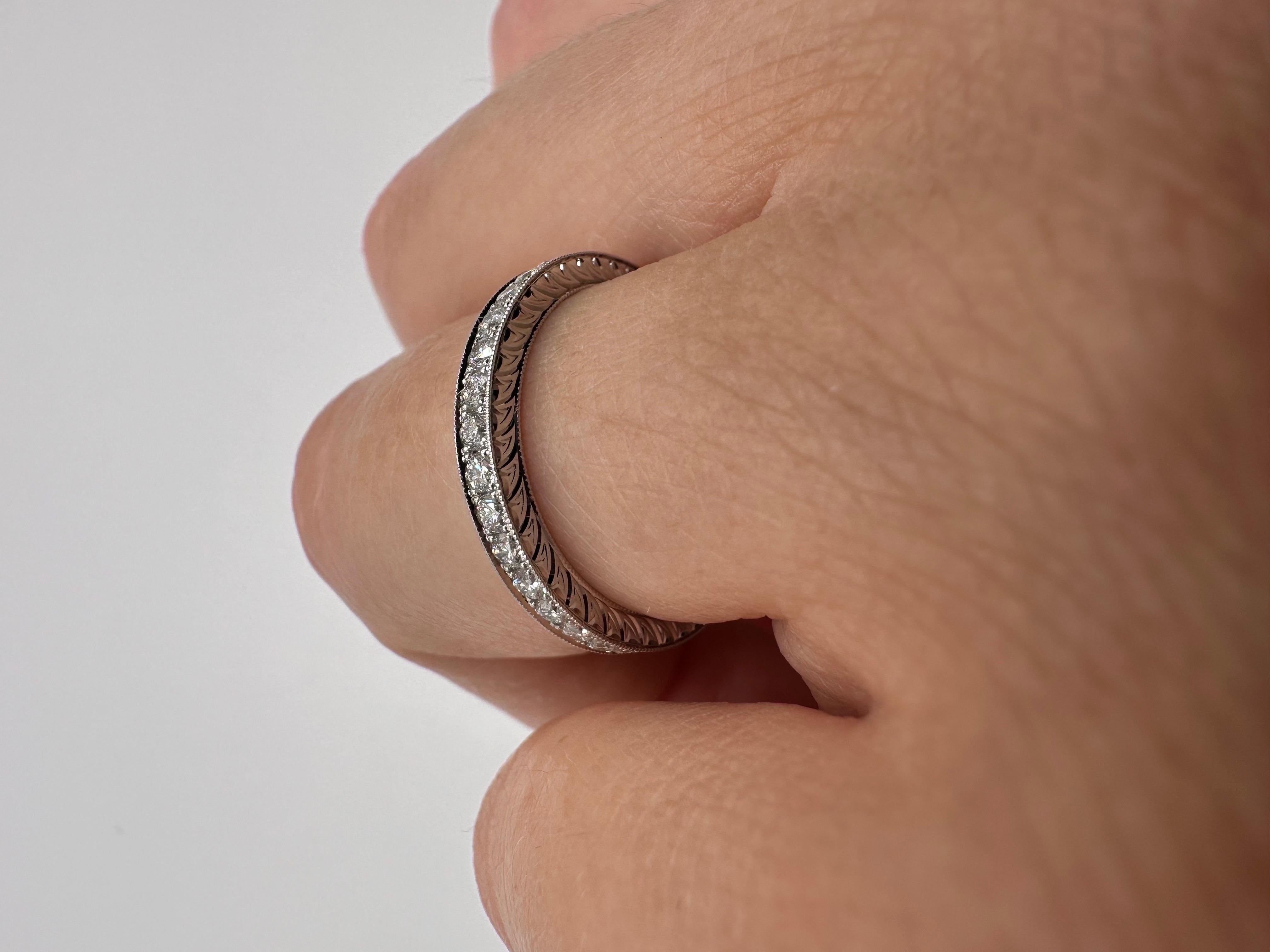 Fede nuziale con diamante inciso con incisione a mano in oro 18KT 1ct in vendita 2