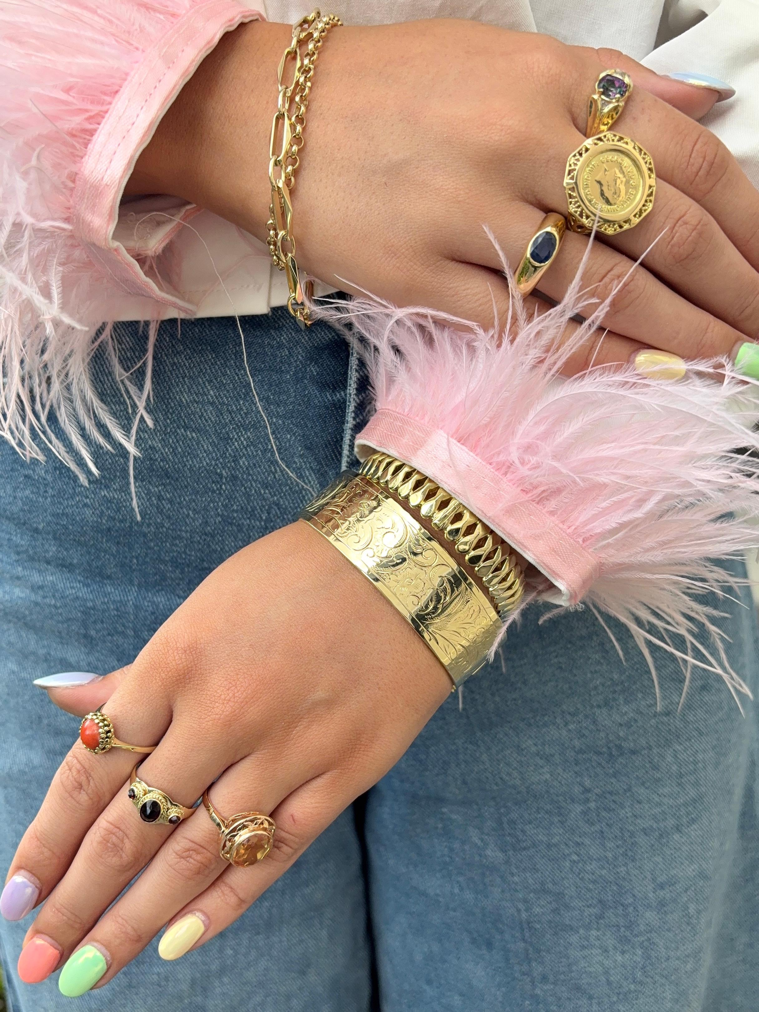 Bracelet large en or massif gravé de fleurs, 14K Or 35 Grammes en vente 2