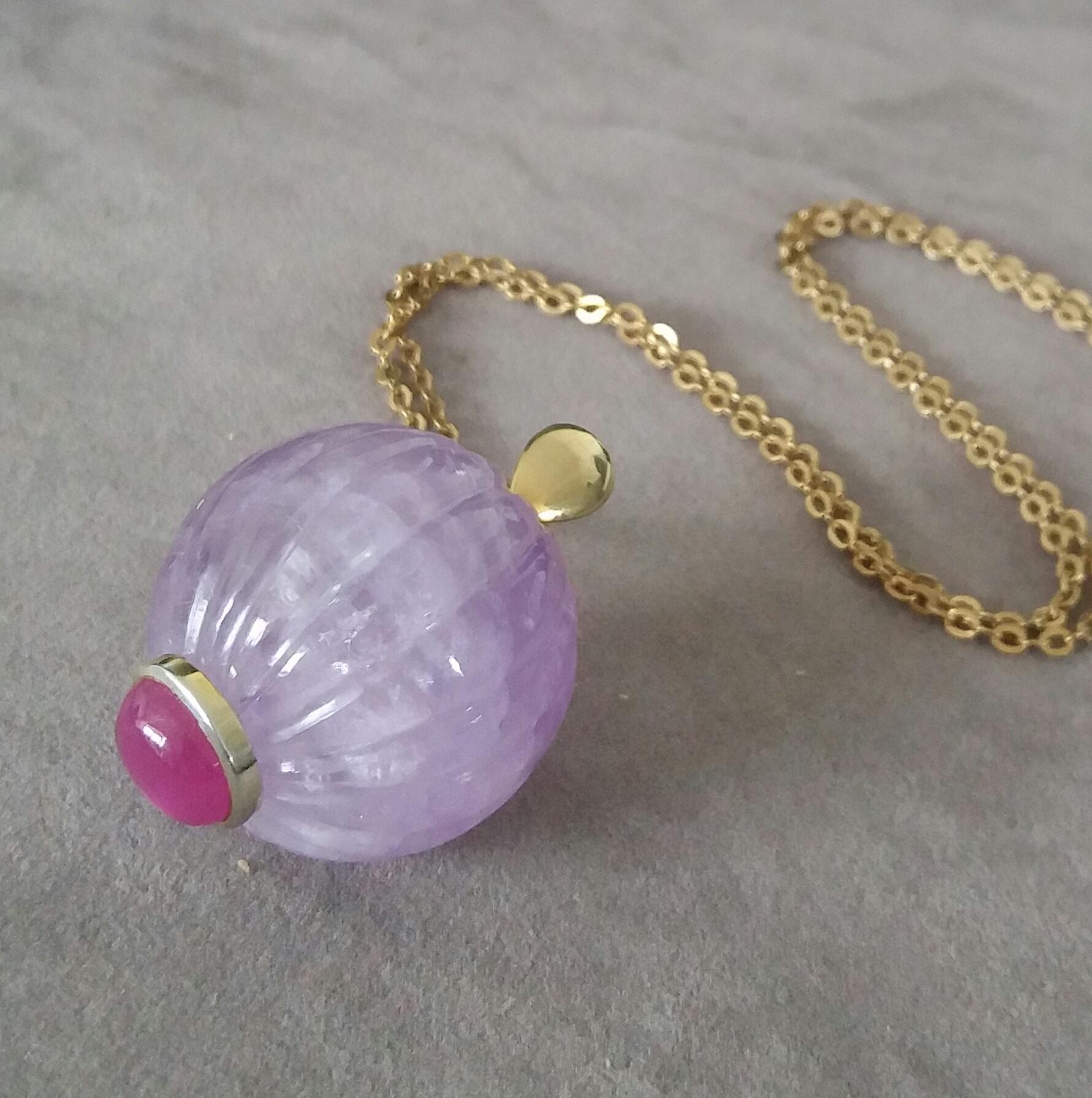 Colgante grabado de oro amarillo de 14 quilates con cabujón de rubí ovalado y cuenta redonda de amatista auténtica en venta 4