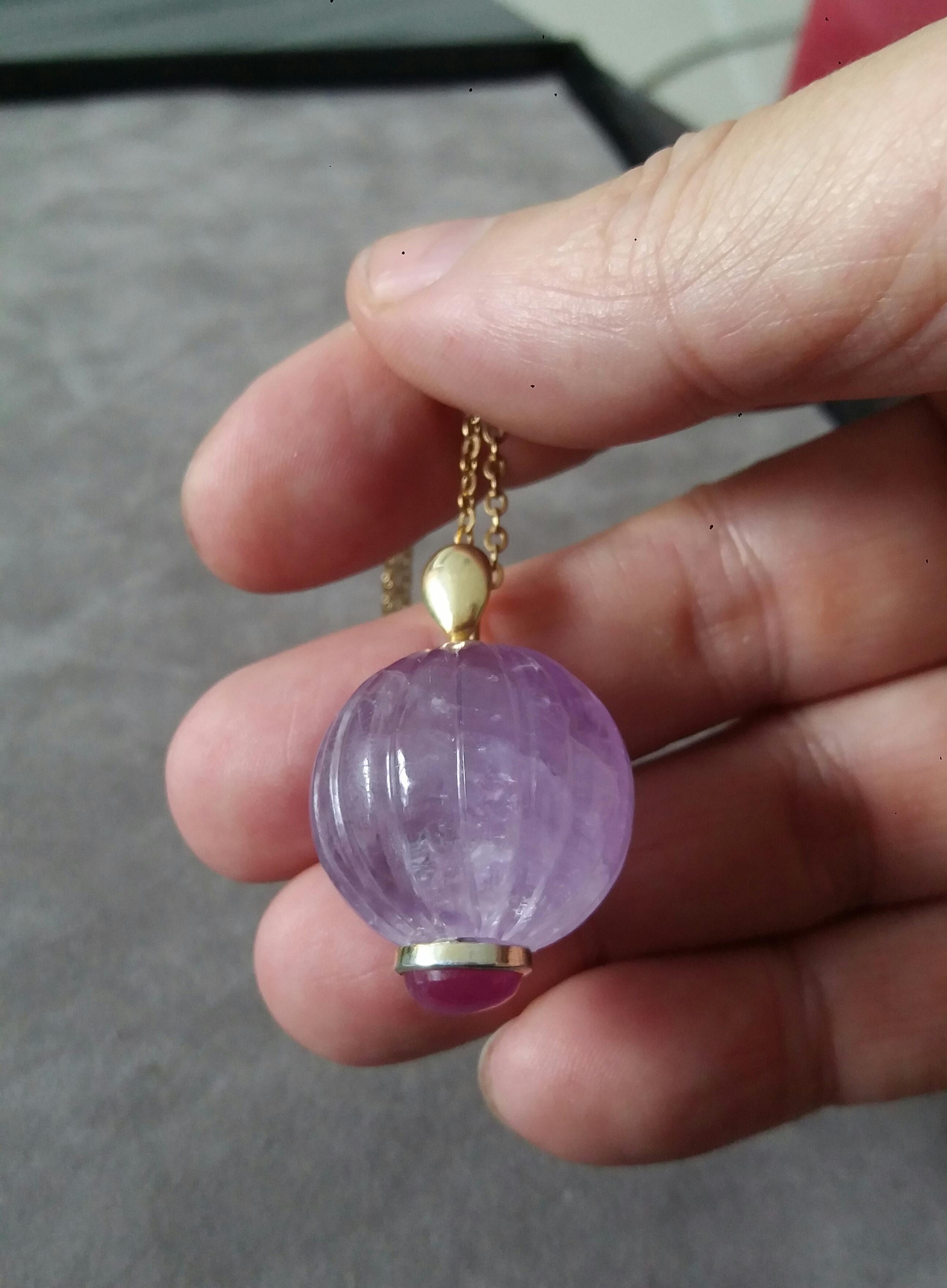 De las mujeres Colgante grabado de oro amarillo de 14 quilates con cabujón de rubí ovalado y cuenta redonda de amatista auténtica en venta