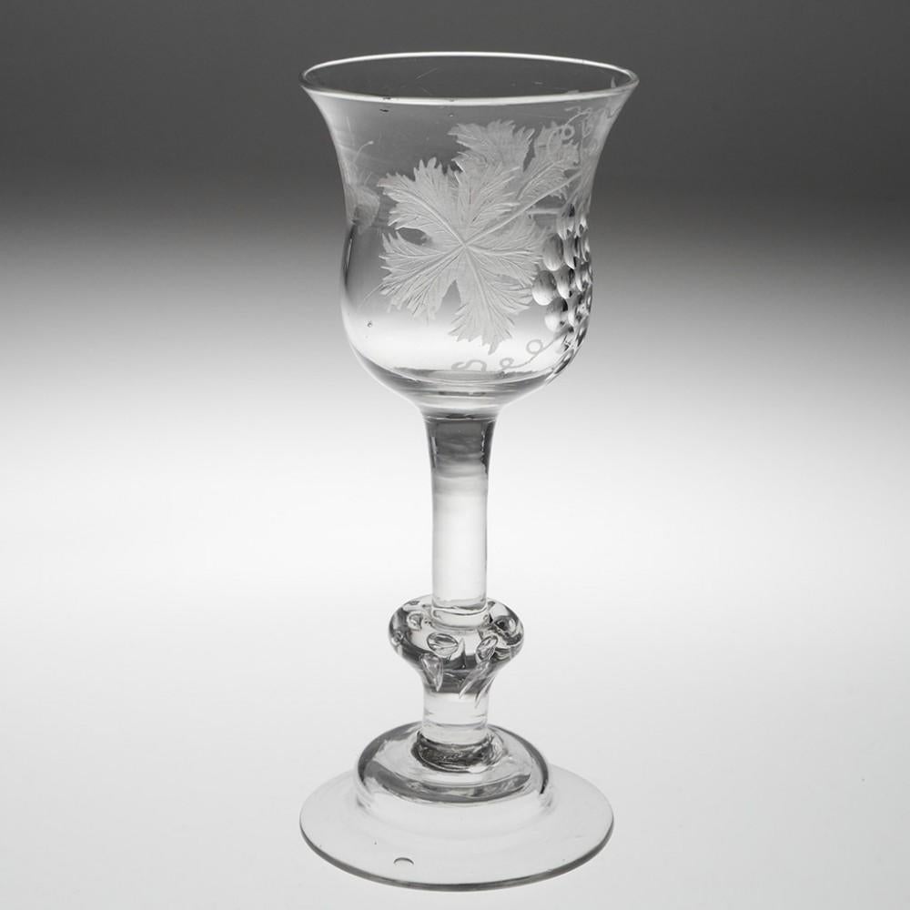 Graviertes georgianisches Balustroiden-Weinglas, um 1740 im Zustand „Gut“ im Angebot in Tunbridge Wells, GB