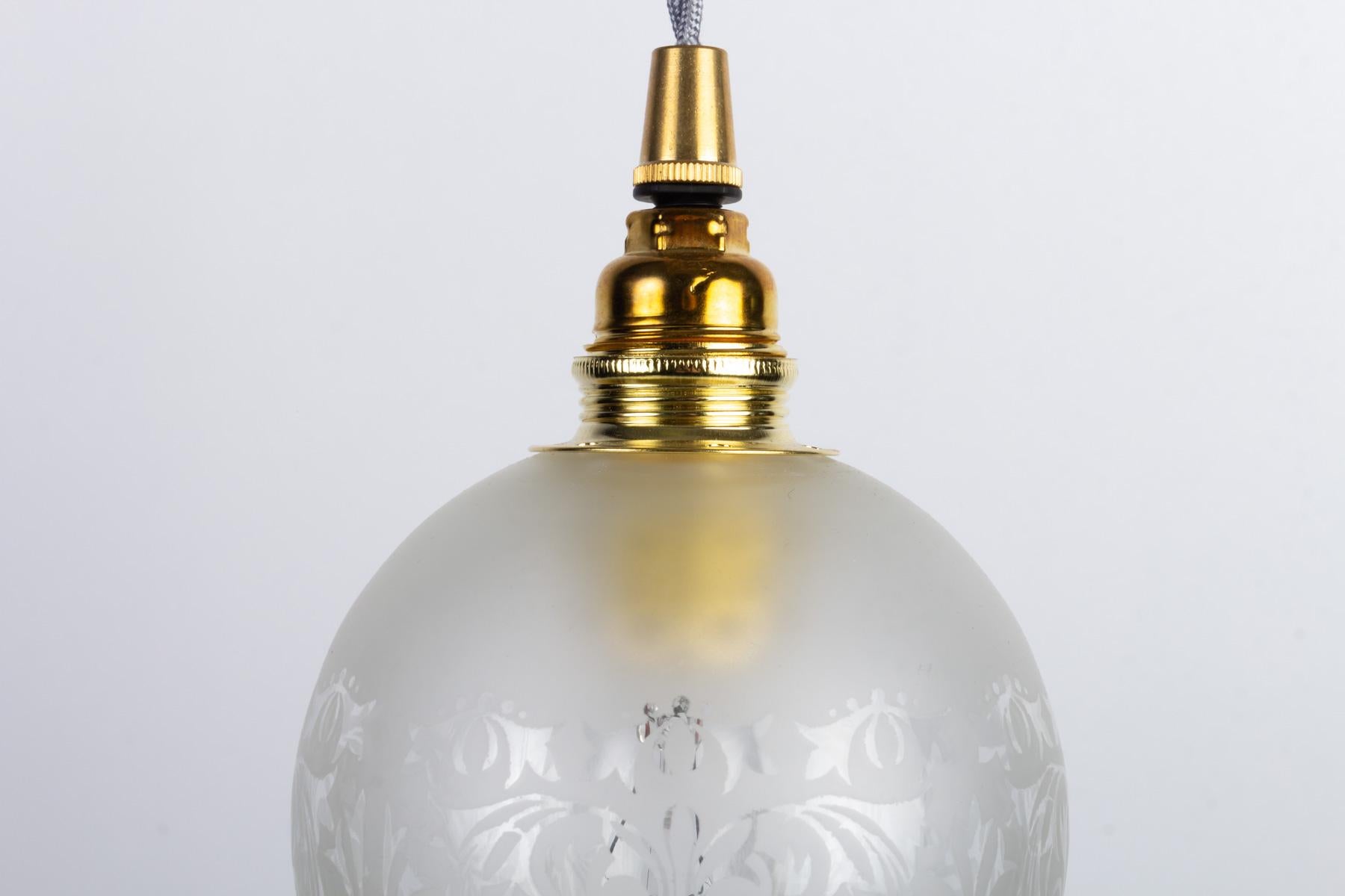 Engraved Glass Hanging Lamp In Good Condition In Saint-Ouen, FR