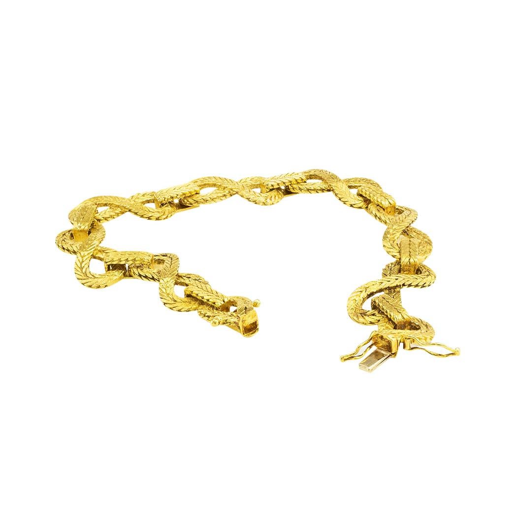 Engraved Herringbone Pattern Yellow Gold Link Bracelet In Good Condition For Sale In Los Angeles, CA