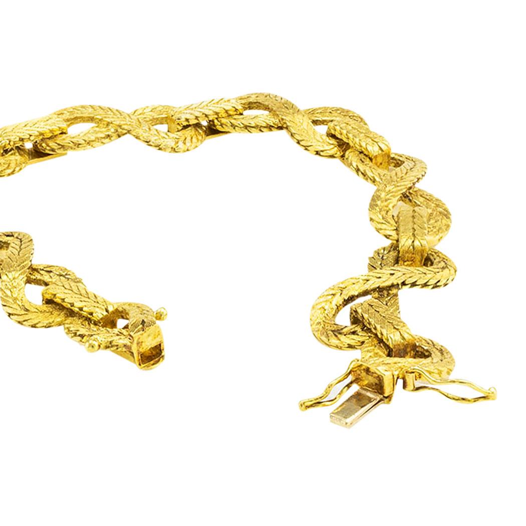 Women's or Men's Engraved Herringbone Pattern Yellow Gold Link Bracelet For Sale