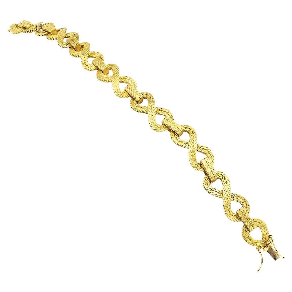 Engraved Herringbone Pattern Yellow Gold Link Bracelet For Sale