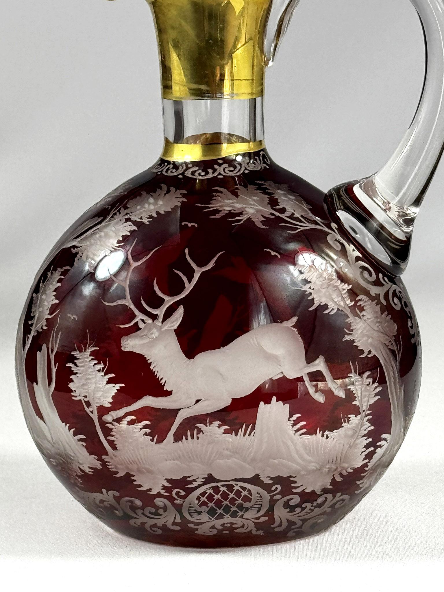 Fait main Pichet gravé - motif de chasse - Egermann Red Lazure en vente
