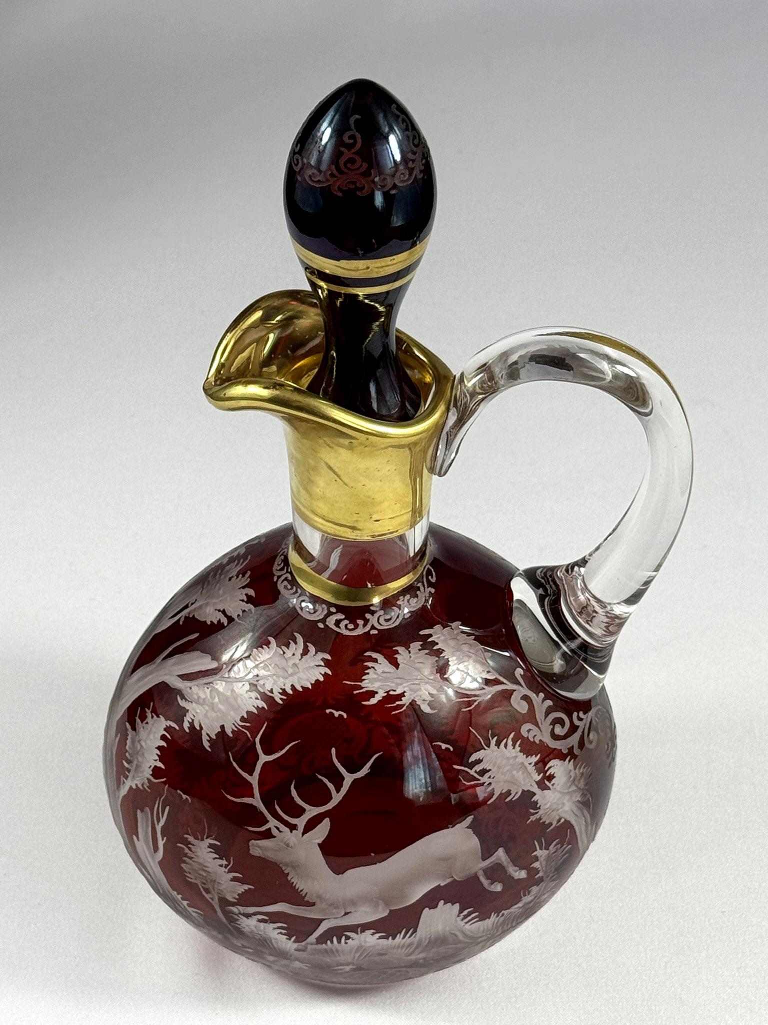 Pichet gravé - motif de chasse - Egermann Red Lazure en vente 2