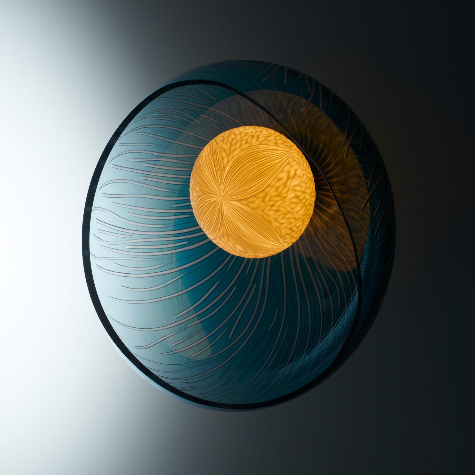 English Engraved medium blue blown glass, porcelain and brass sconce by Vezzini & Chen For Sale