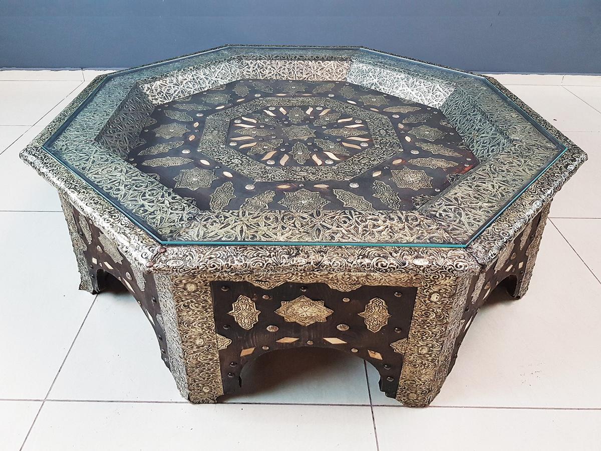 Engraved Metal Wooden Moroccan Octagonal Coffee Table With Glass Top 3