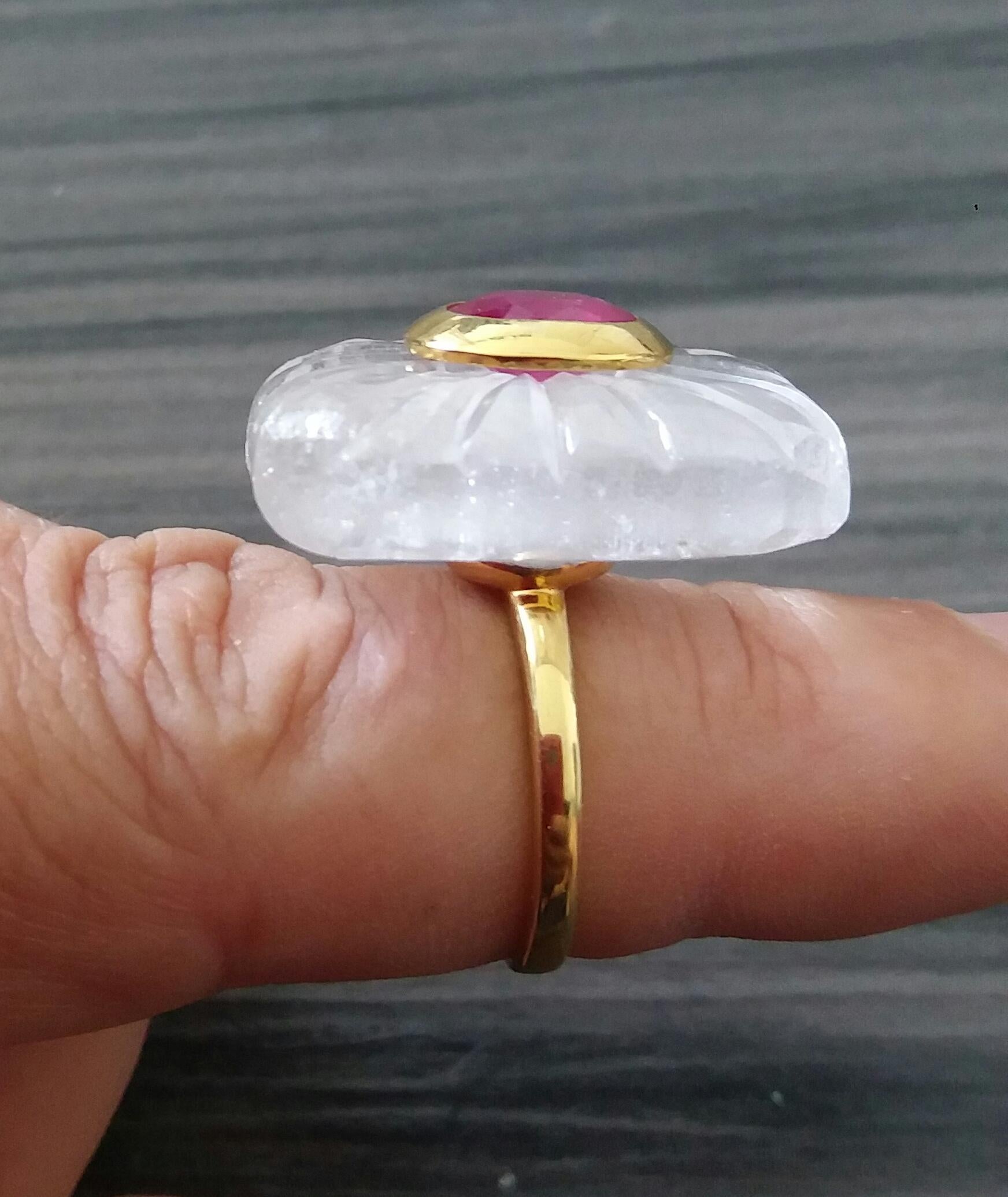 Engraved Octagon Shape Rock Crystal Faceted Oval Ruby 14 Kt Yellow Gold Ring In Good Condition For Sale In Bangkok, TH