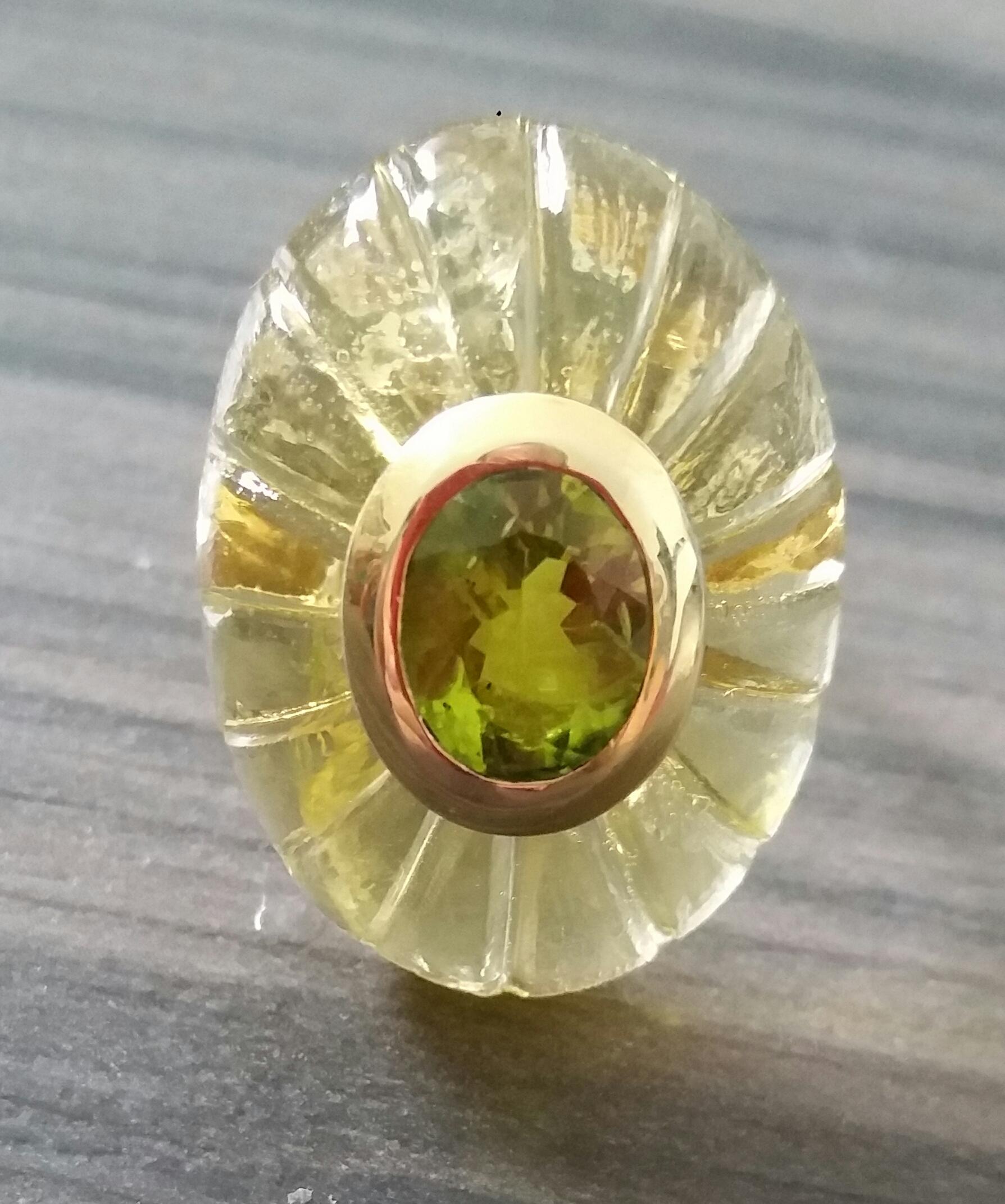 Engraved Oval Shape Lemon Quartz Cab Faceted Oval Peridot 14 Kt Yellow Gold Ring For Sale 4