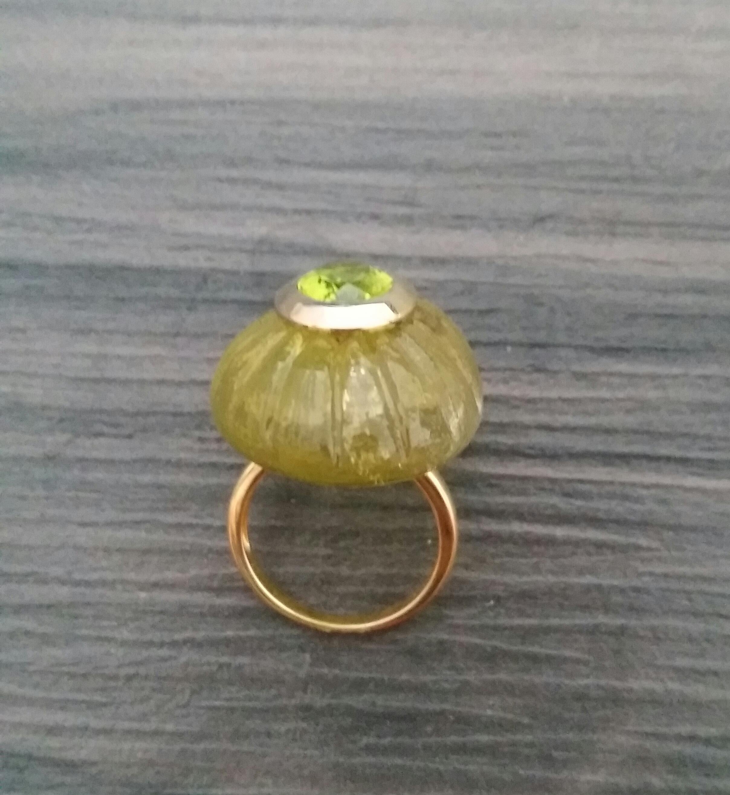 Engraved Oval Shape Lemon Quartz Cab Faceted Oval Peridot 14 Kt Yellow Gold Ring For Sale 6