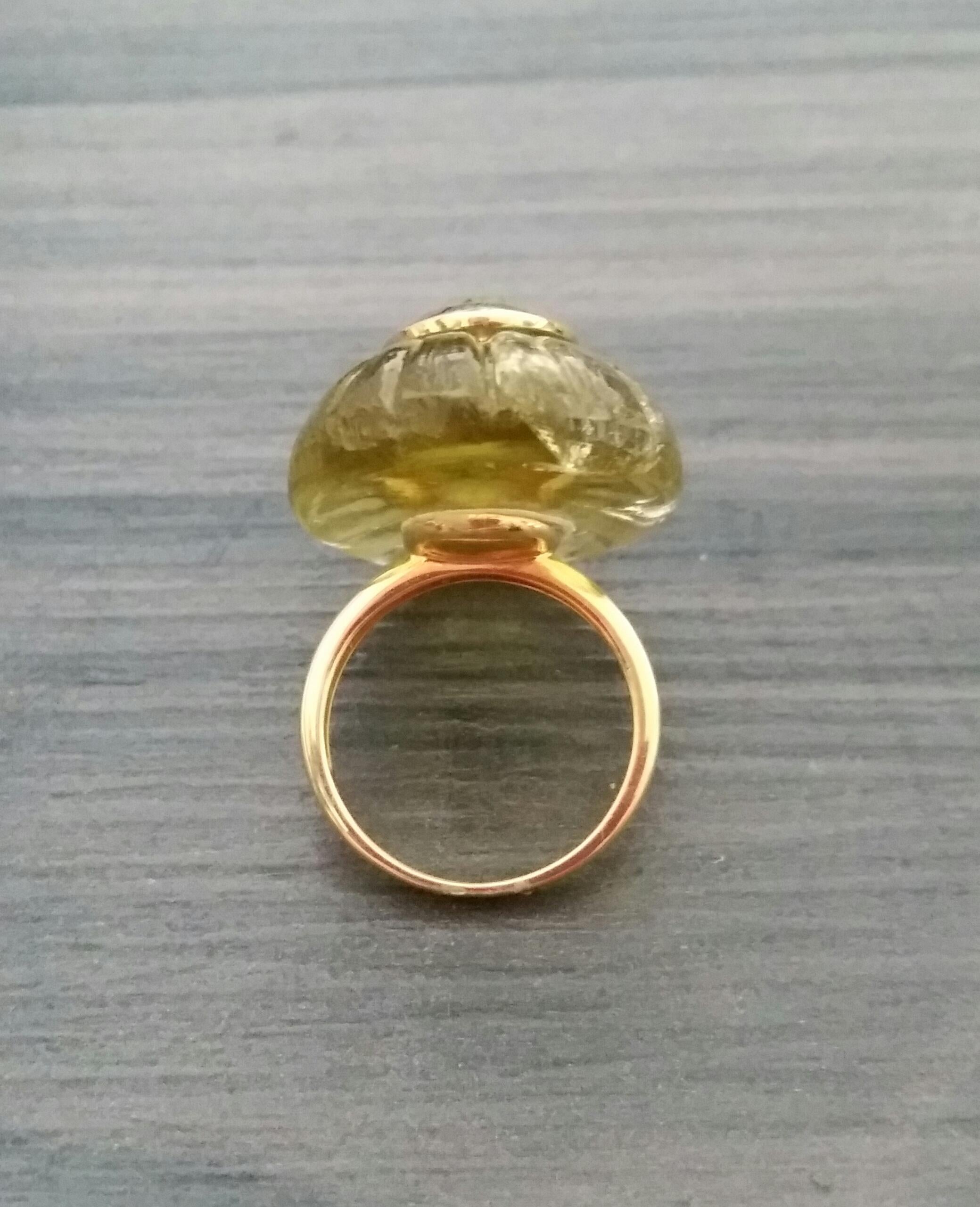 Engraved Oval Shape Lemon Quartz Cab Faceted Oval Peridot 14 Kt Yellow Gold Ring For Sale 7