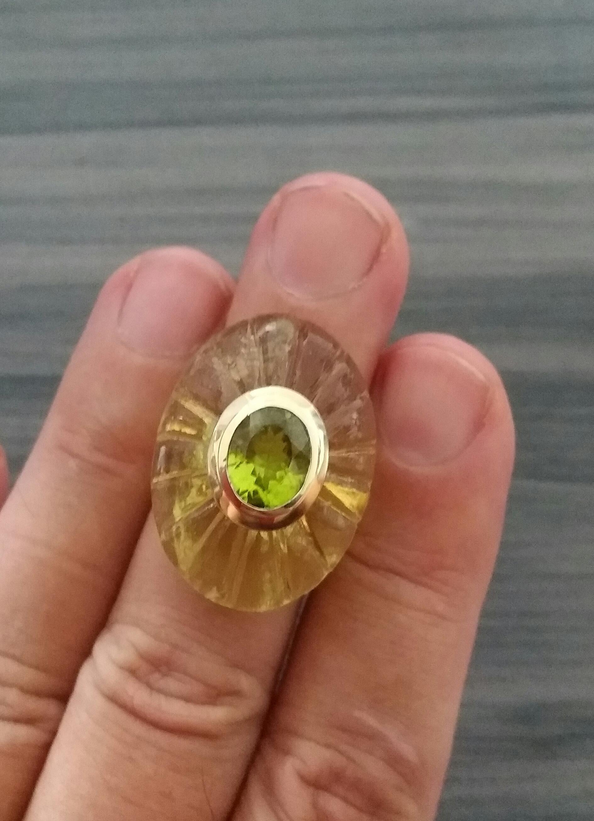 Engraved Oval Shape Lemon Quartz Cab Faceted Oval Peridot 14 Kt Yellow Gold Ring For Sale 10